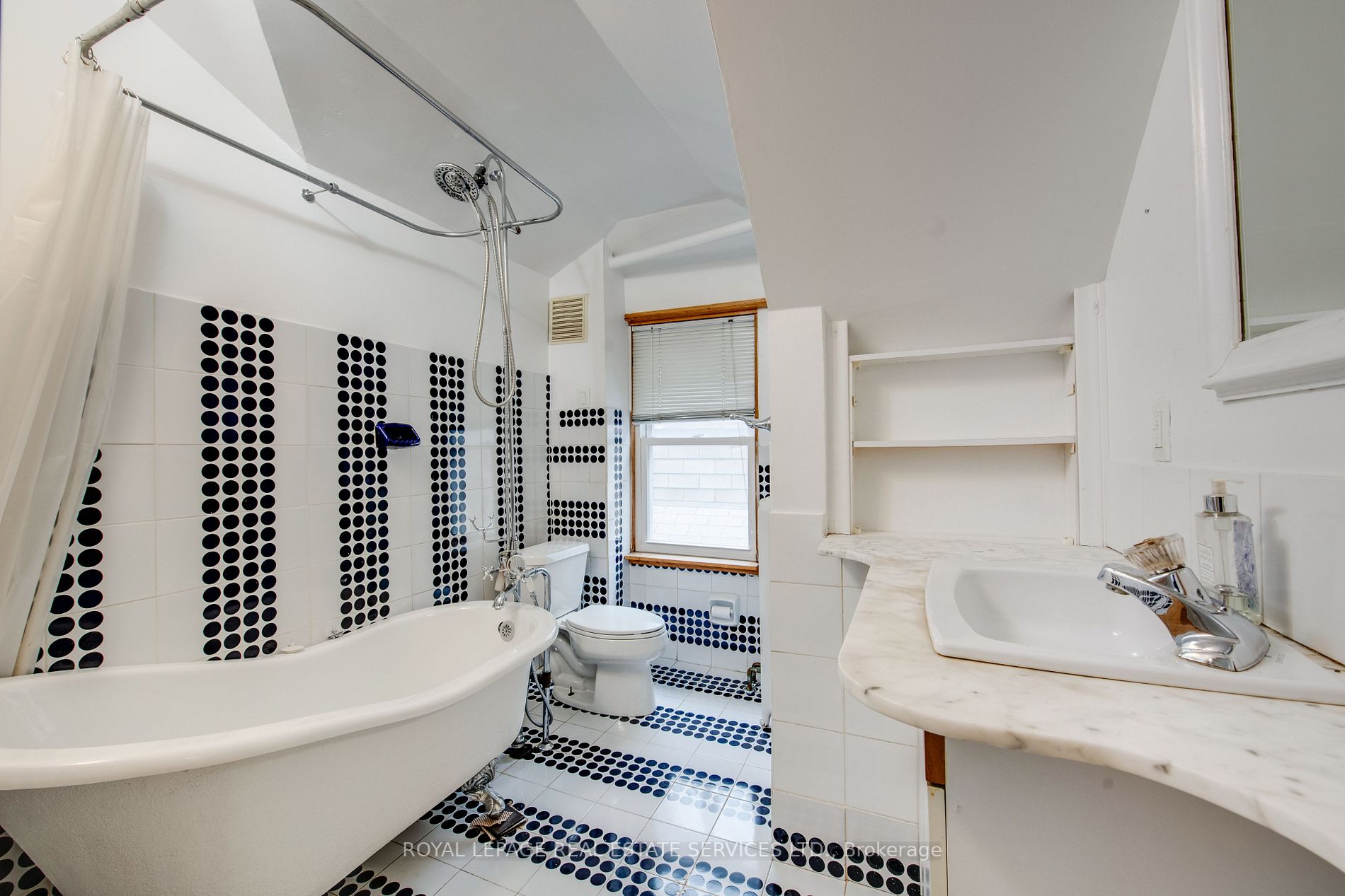 353 Spadina Rd, #3