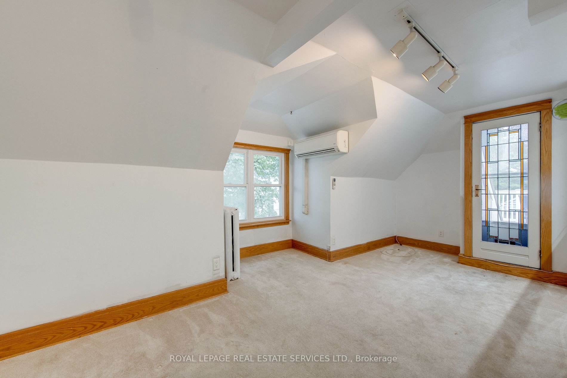 353 Spadina Rd, #3