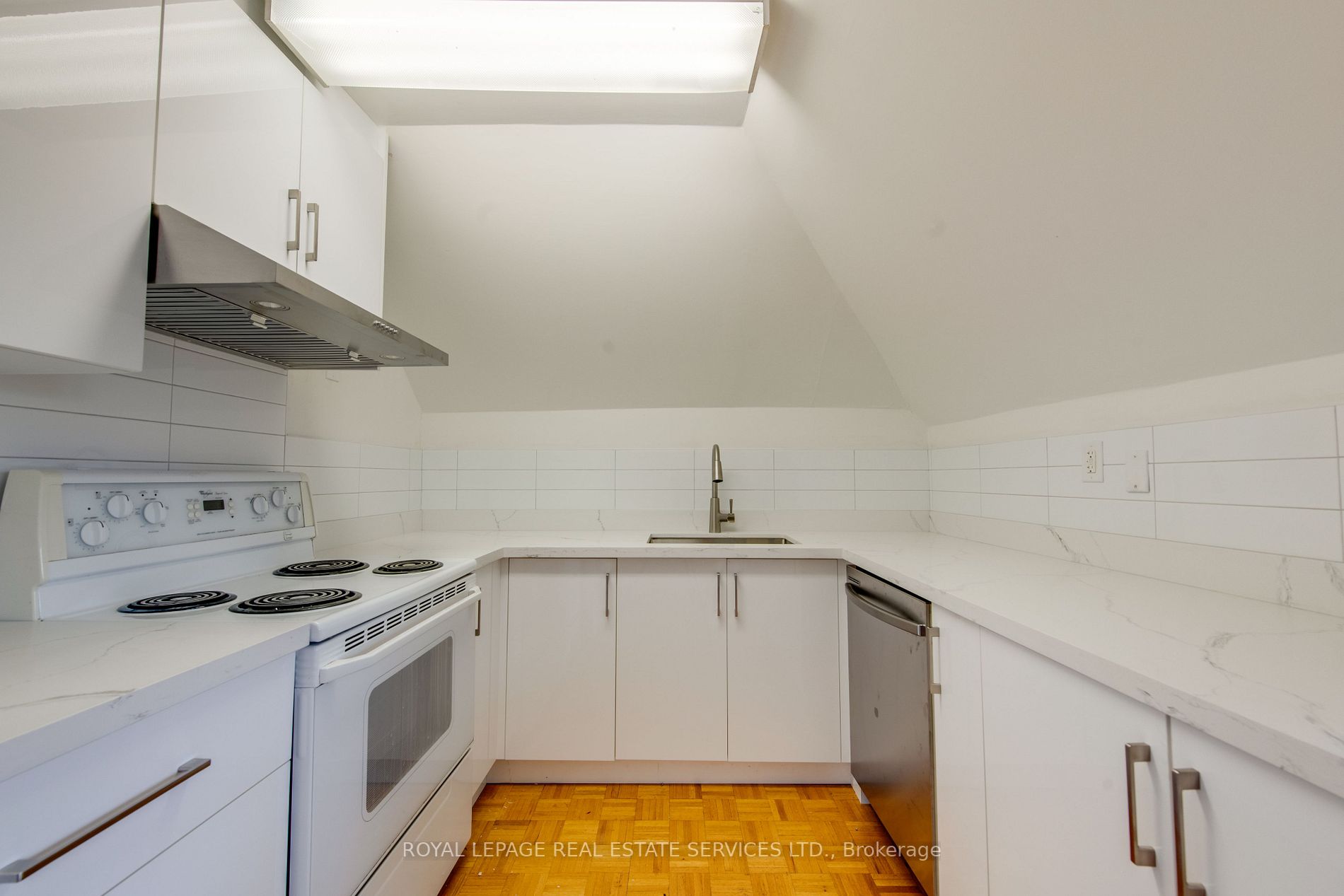 353 Spadina Rd, #3