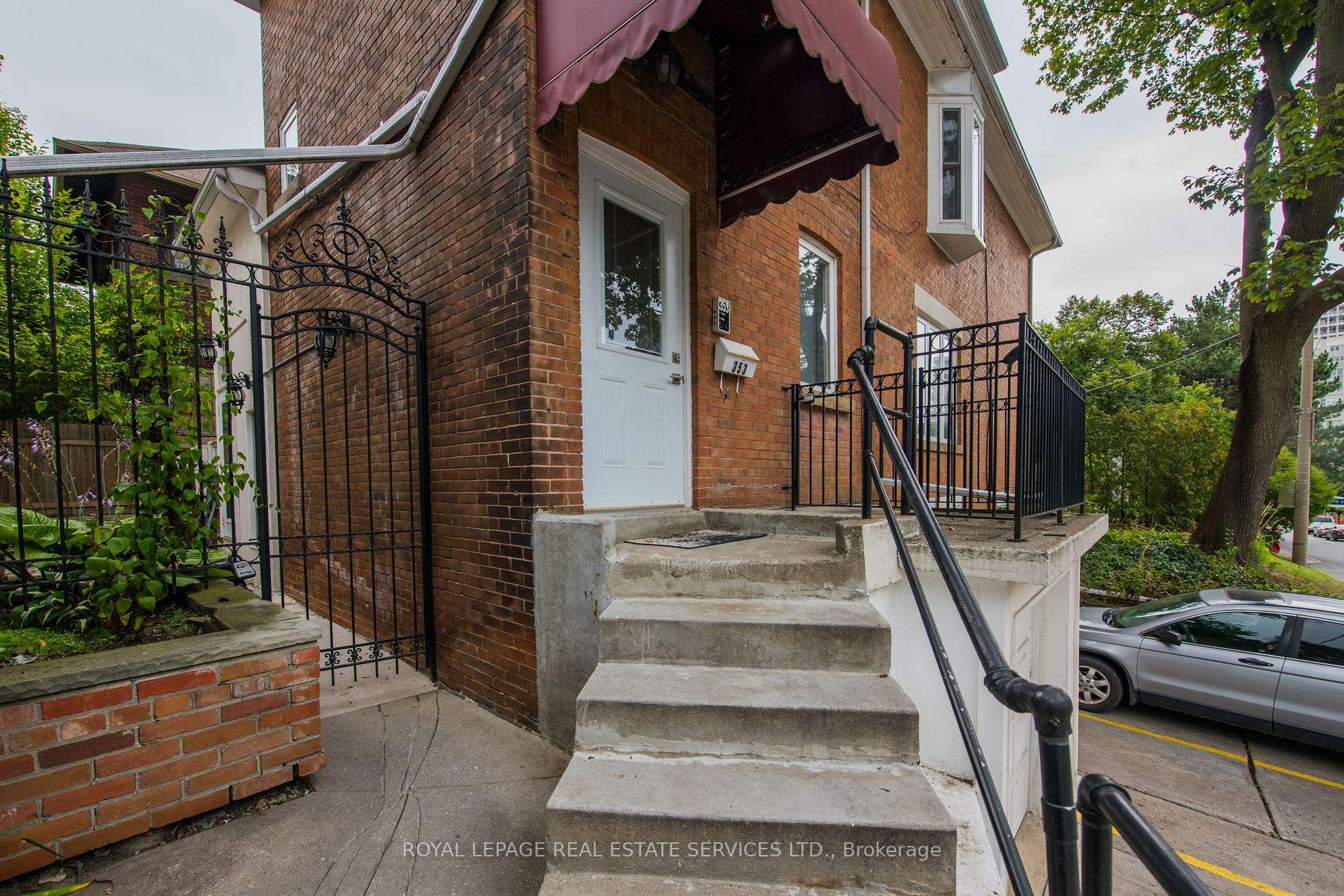 353 Spadina Rd, #3