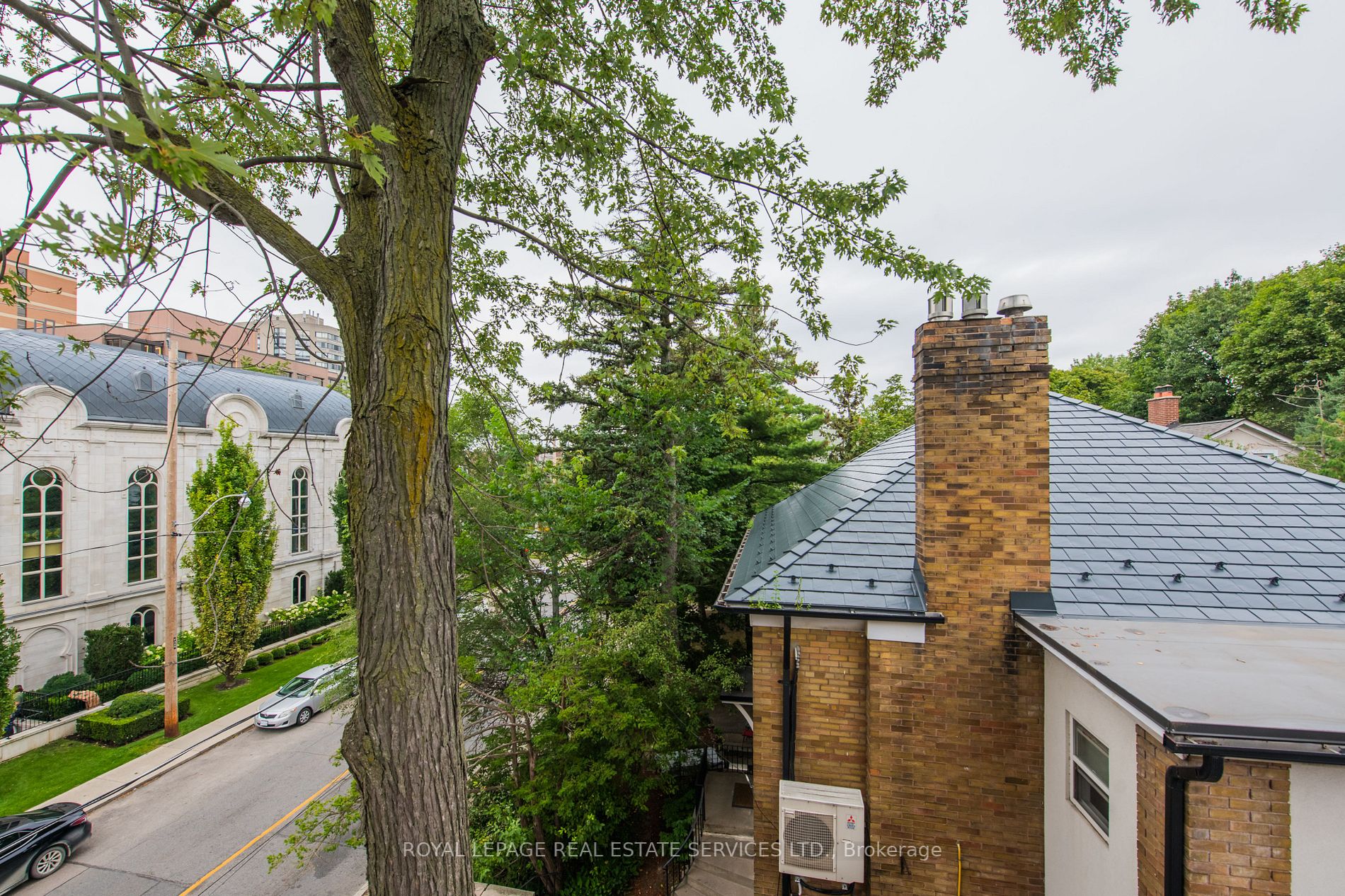353 Spadina Rd, #3