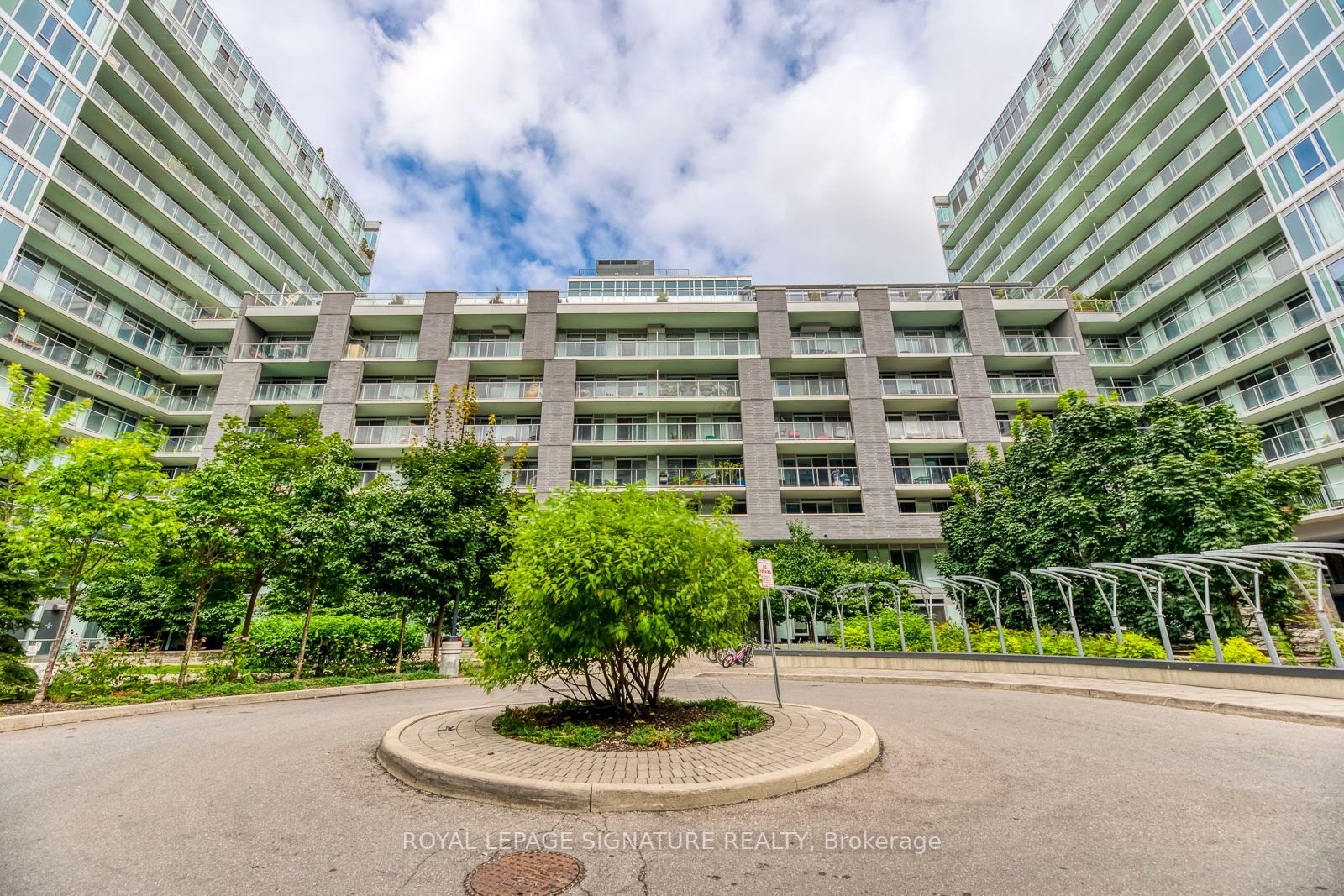 565 Wilson Ave, #W1002