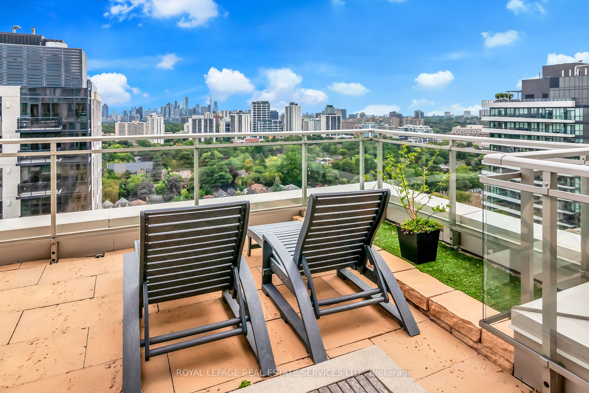 83 Redpath Avenue, #210