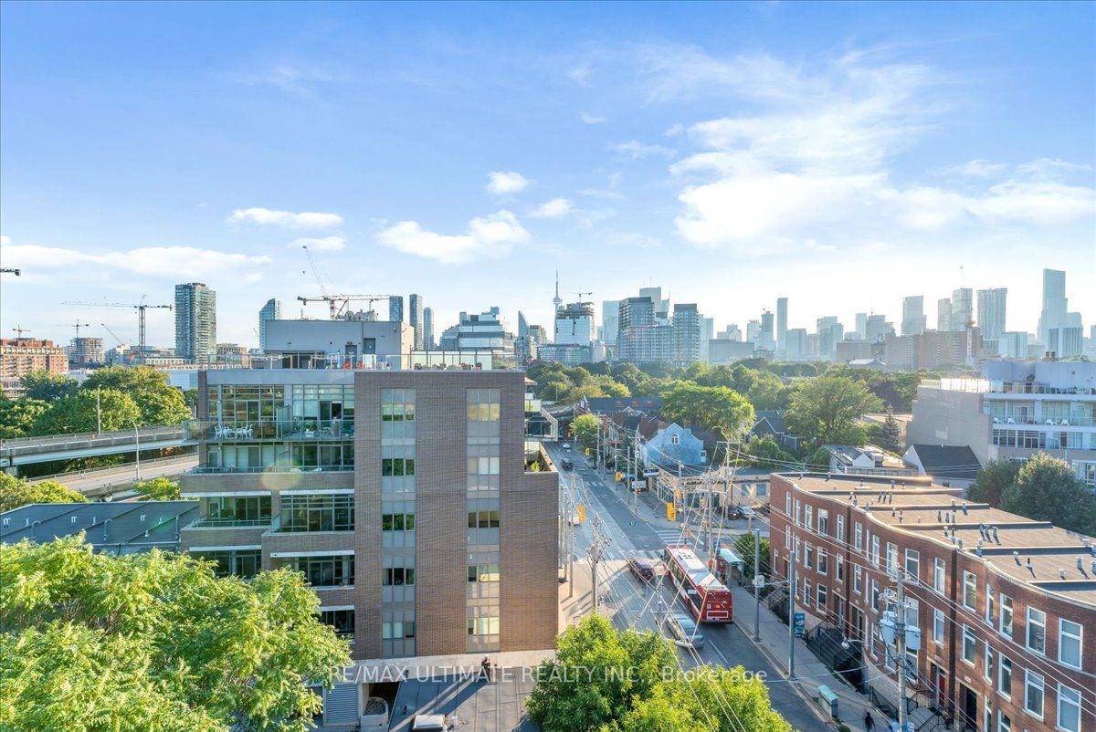 569 King St E, #404