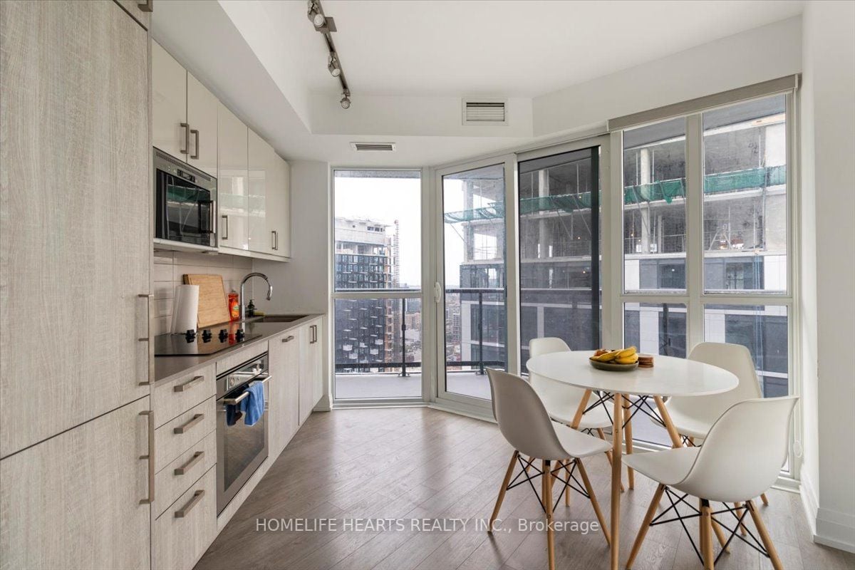 77 Mutual St, #3104