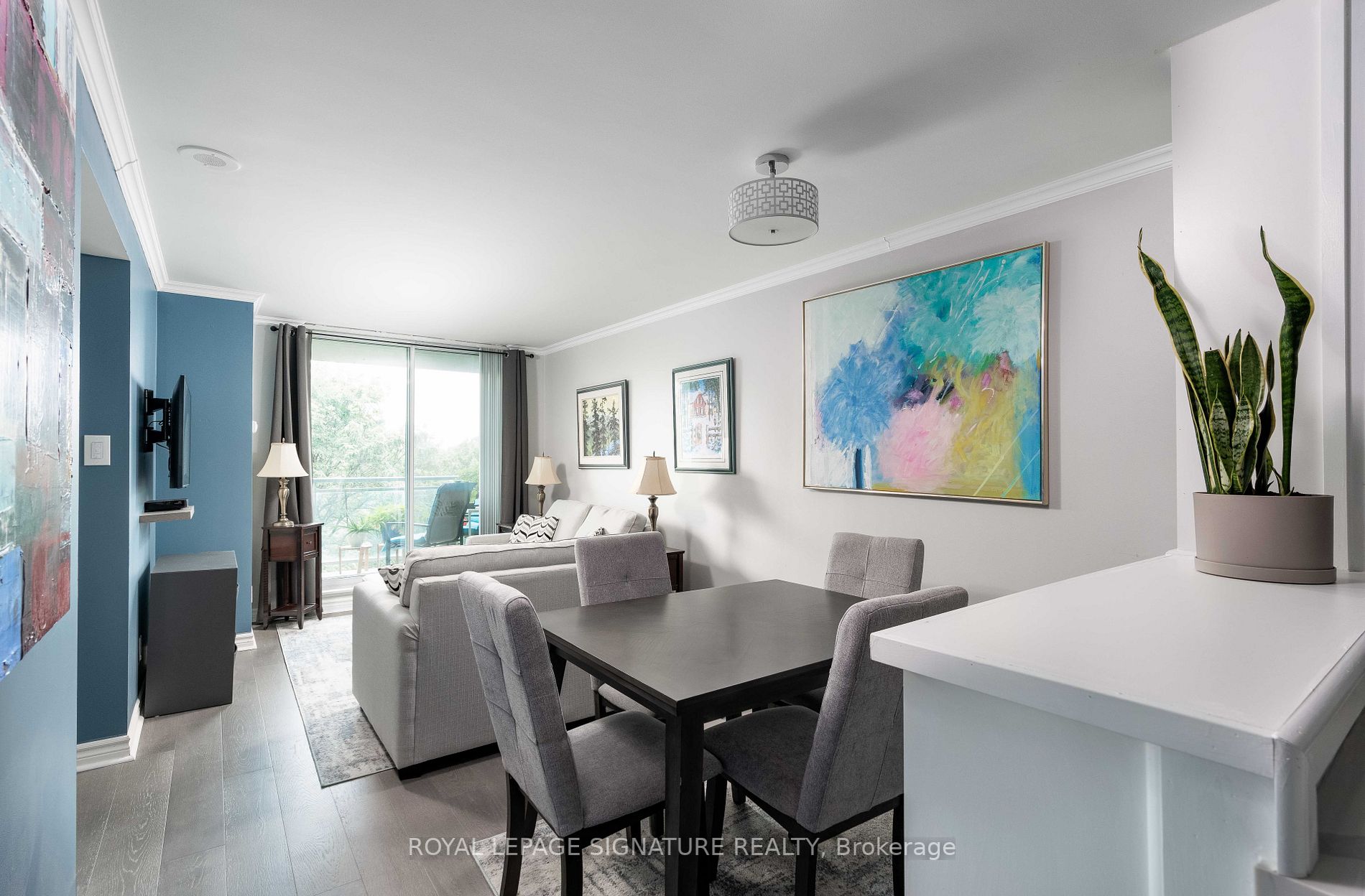398 Eglinton Ave E, #602