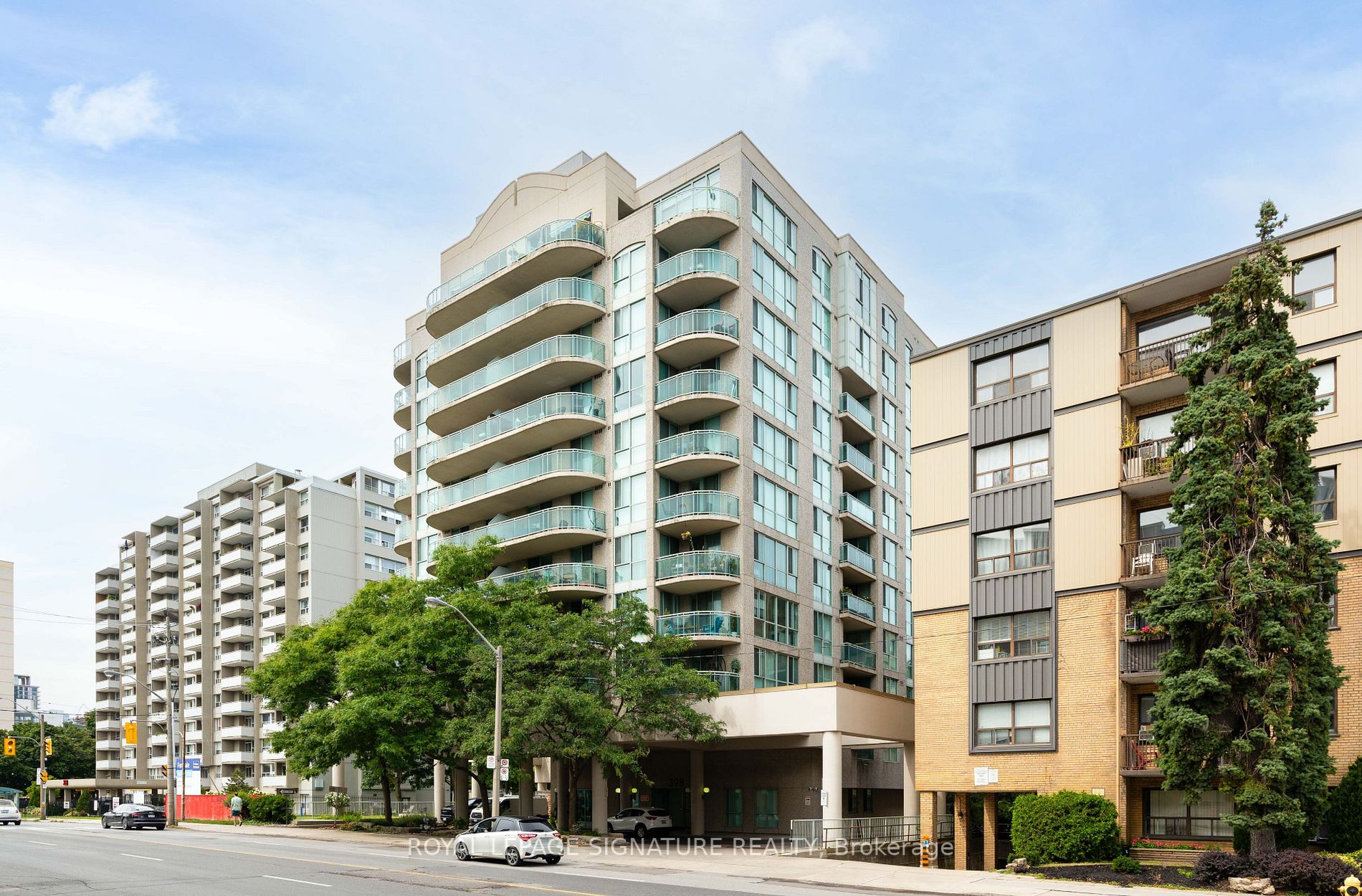 398 Eglinton Ave E, #602