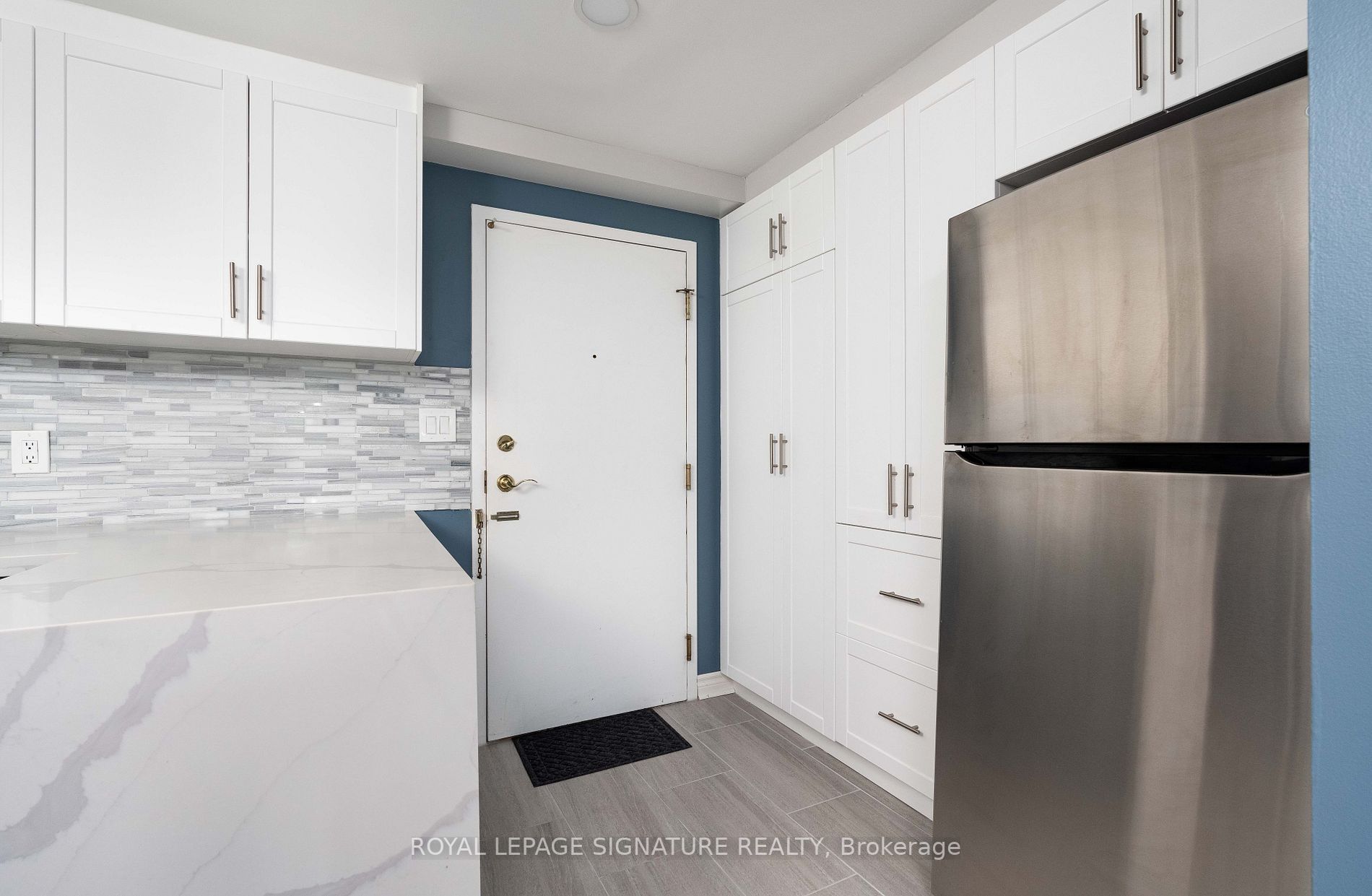 398 Eglinton Ave E, #602