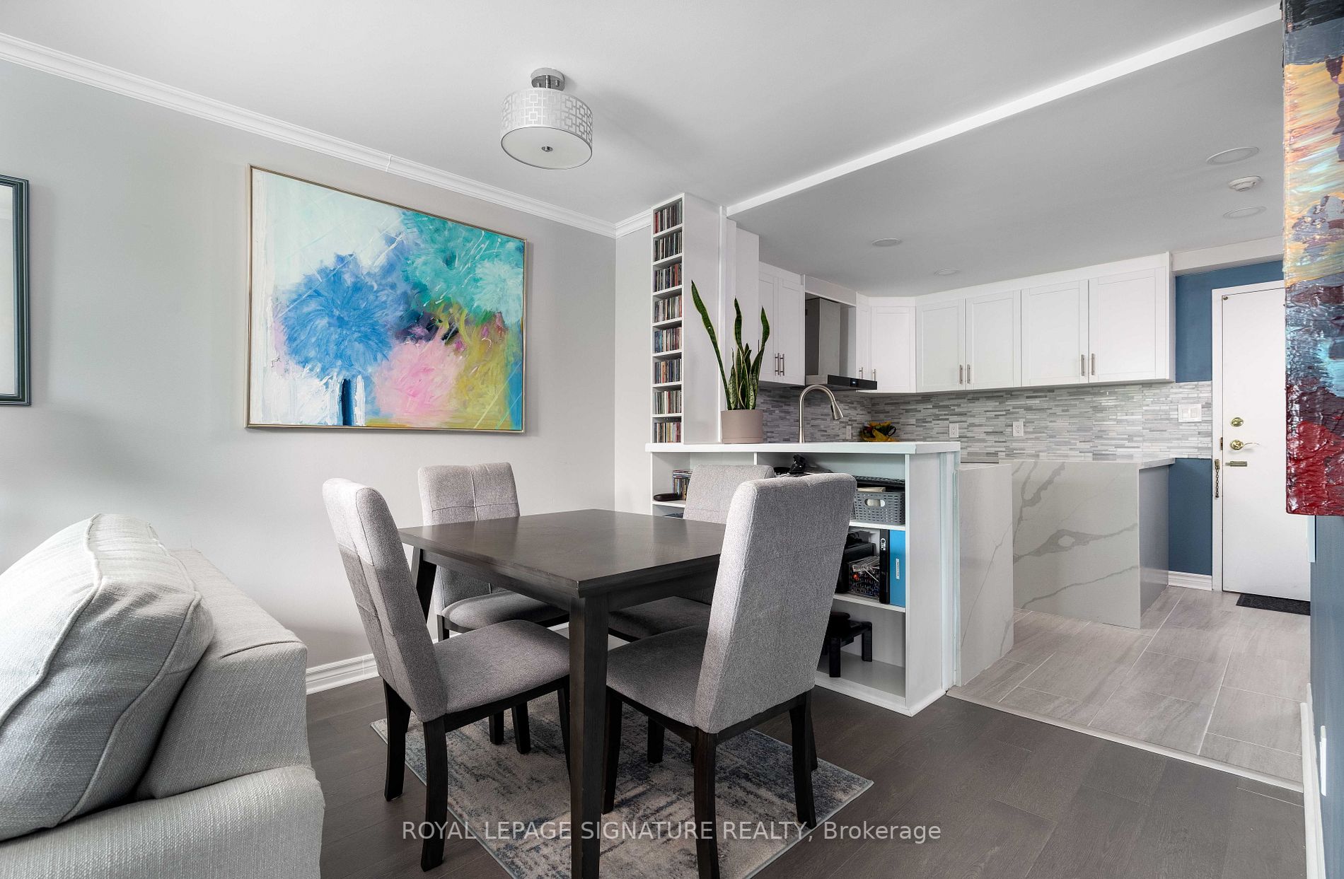 398 Eglinton Ave E, #602