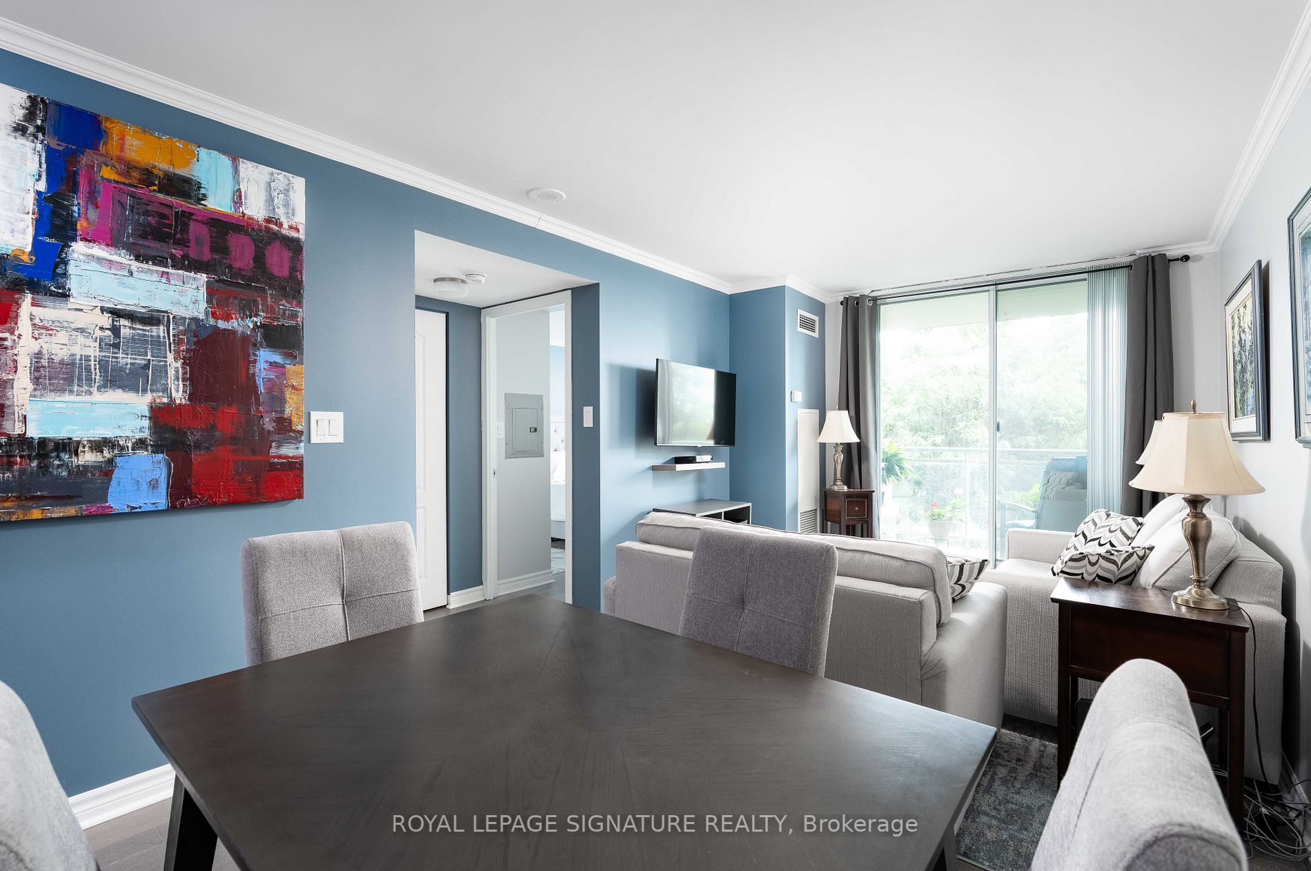 398 Eglinton Ave E, #602