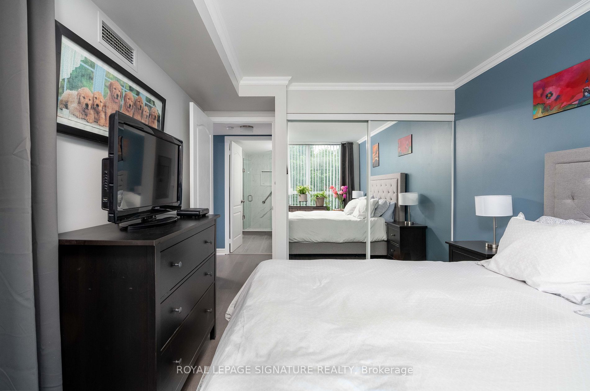 398 Eglinton Ave E, #602