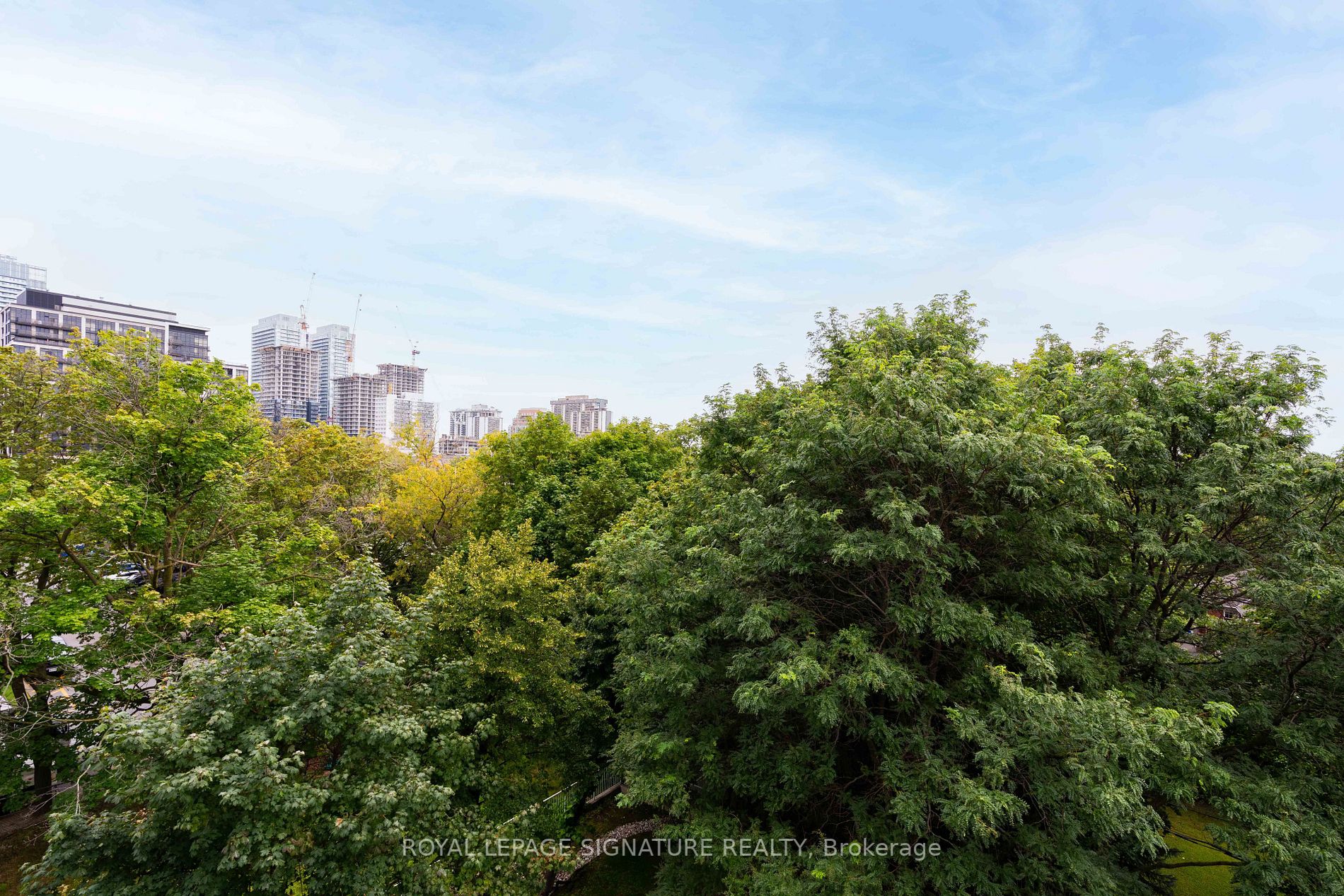 398 Eglinton Ave E, #602