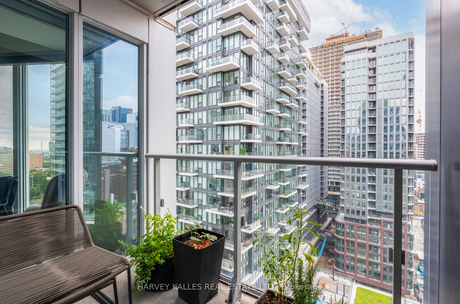 68 Shuter St, #1903