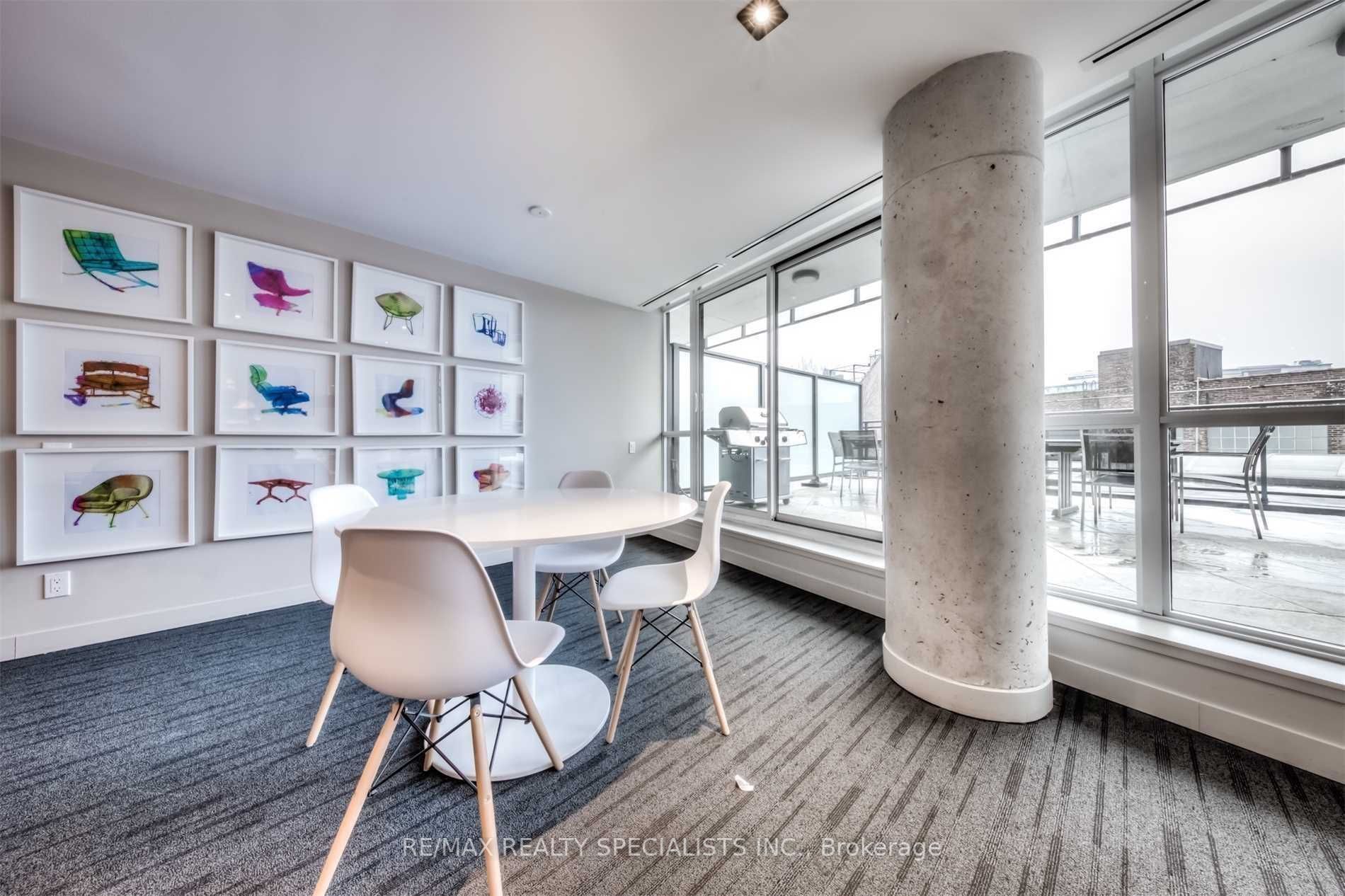 318 King St E, #201