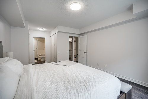 77 Lombard St, #104