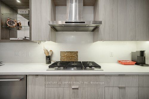 77 Lombard St, #104