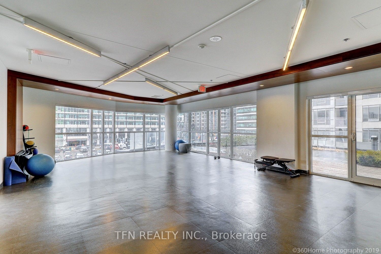 352 Front St W, #1415