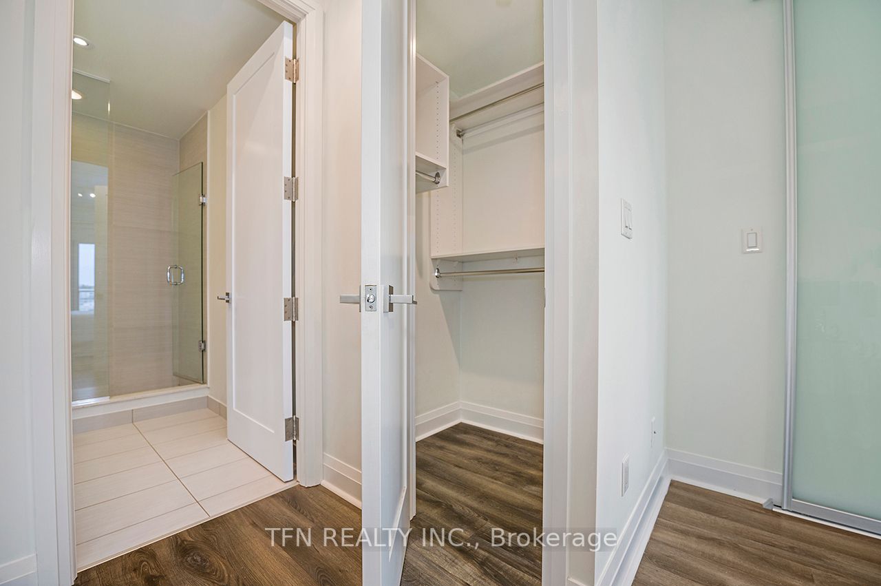 352 Front St W, #1415