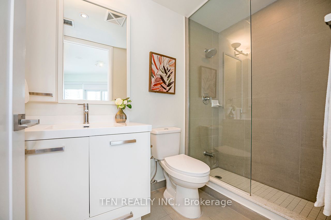 352 Front St W, #1415