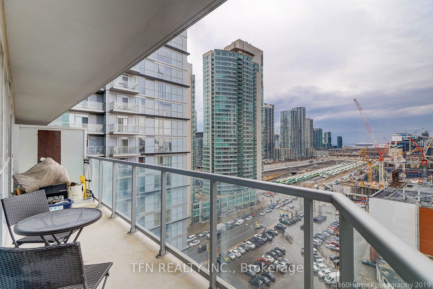 352 Front St W, #1415