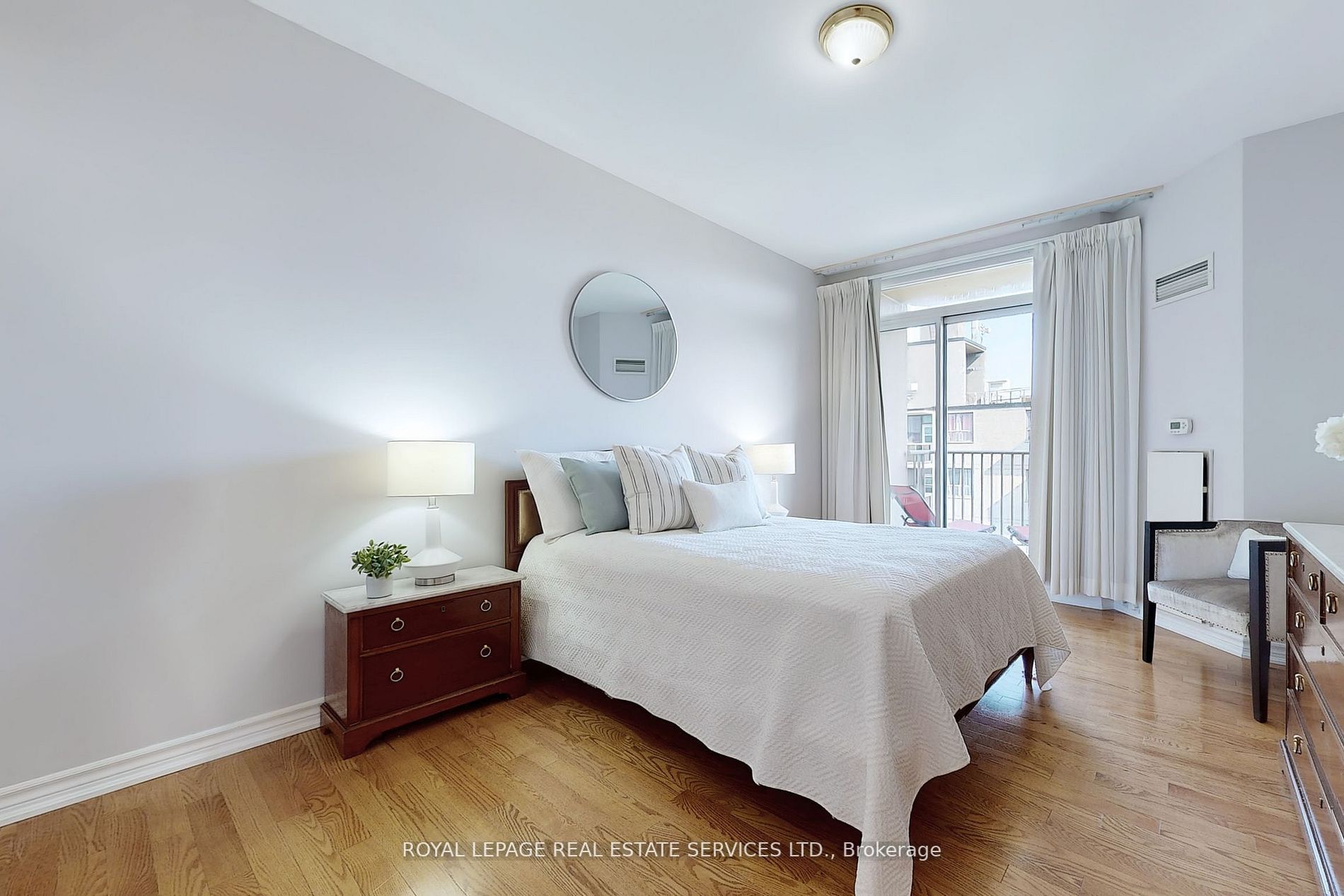 4200 Bathurst St, #705