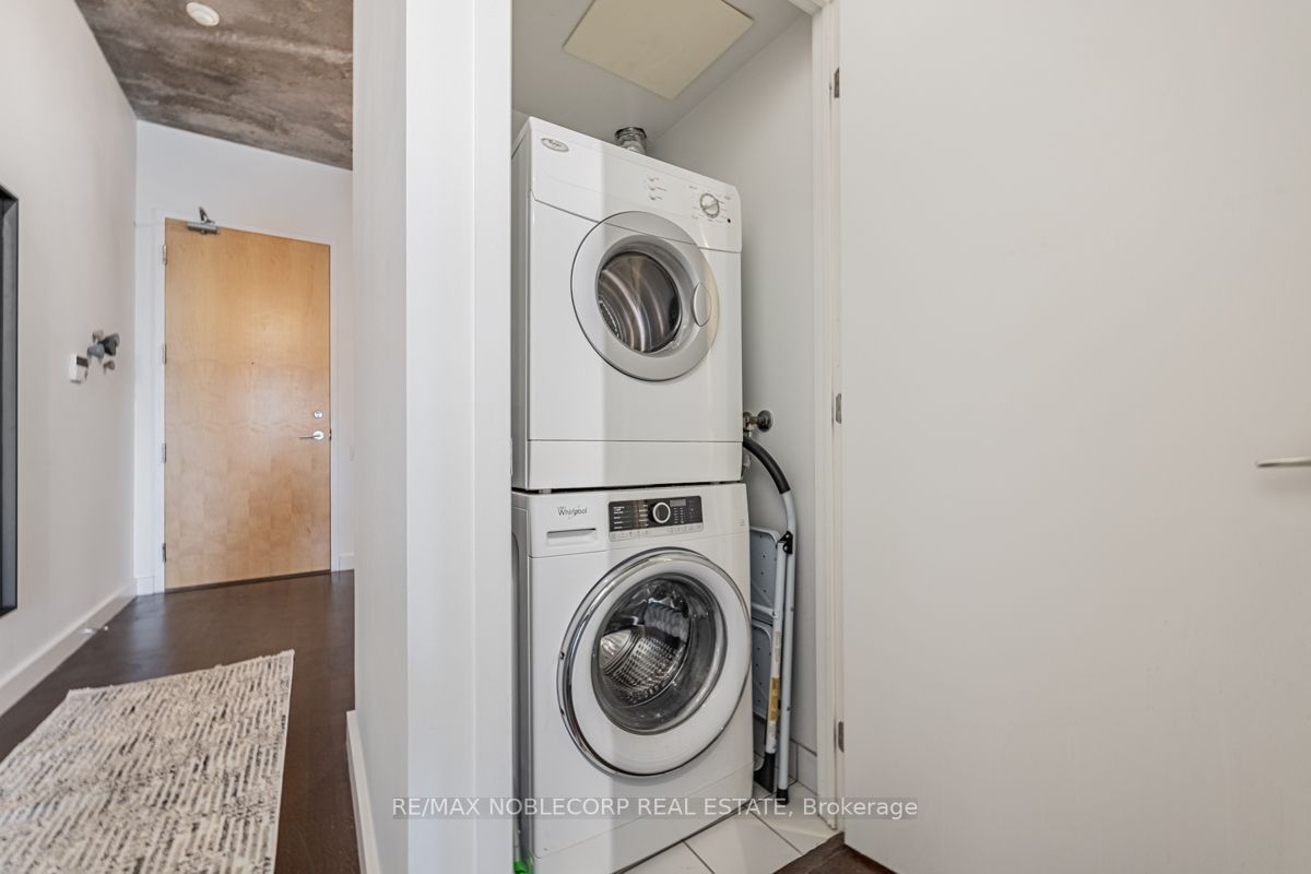 33 Mill St, #411