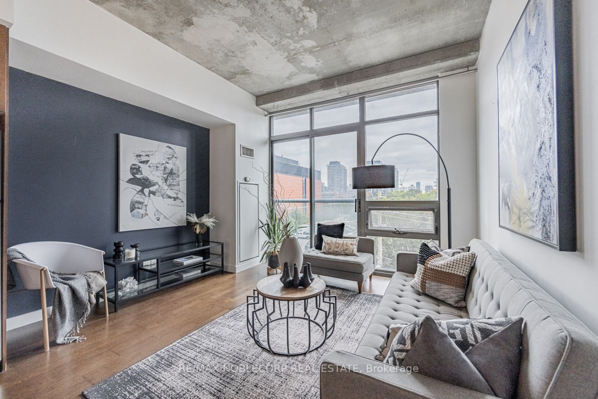 33 Mill St, #411
