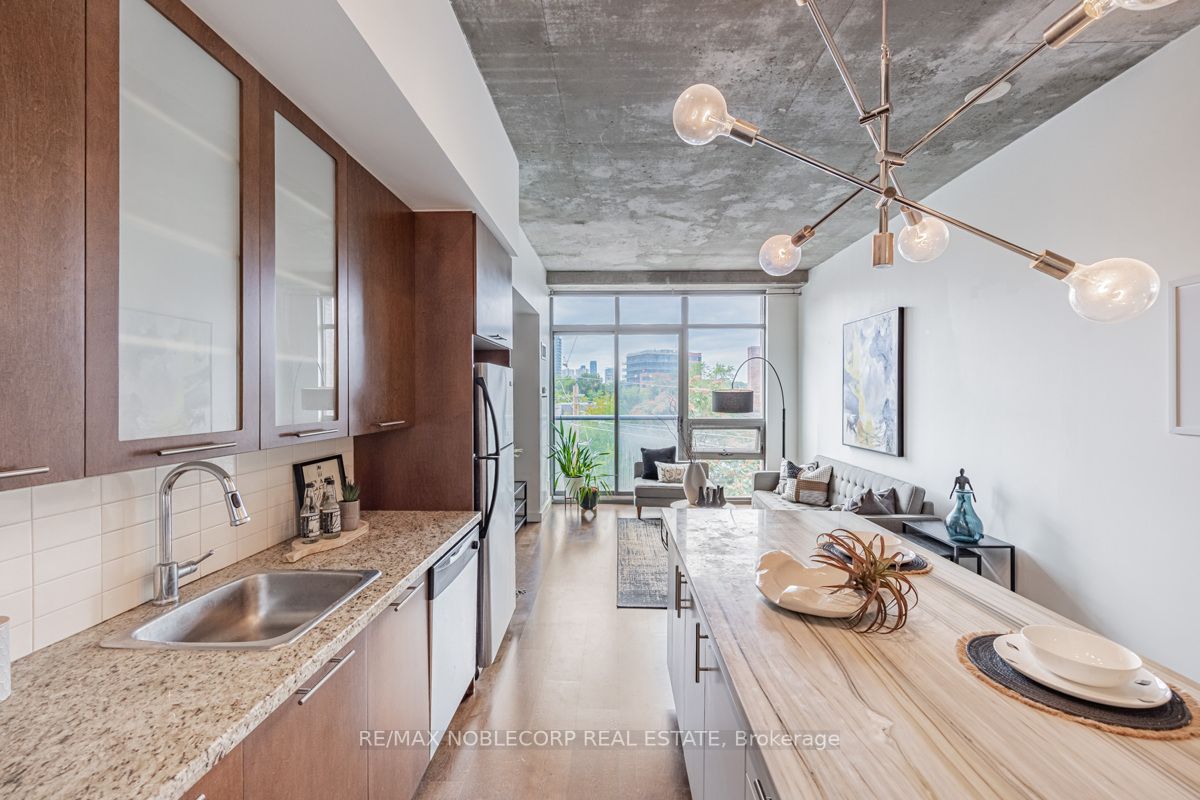 33 Mill St, #411