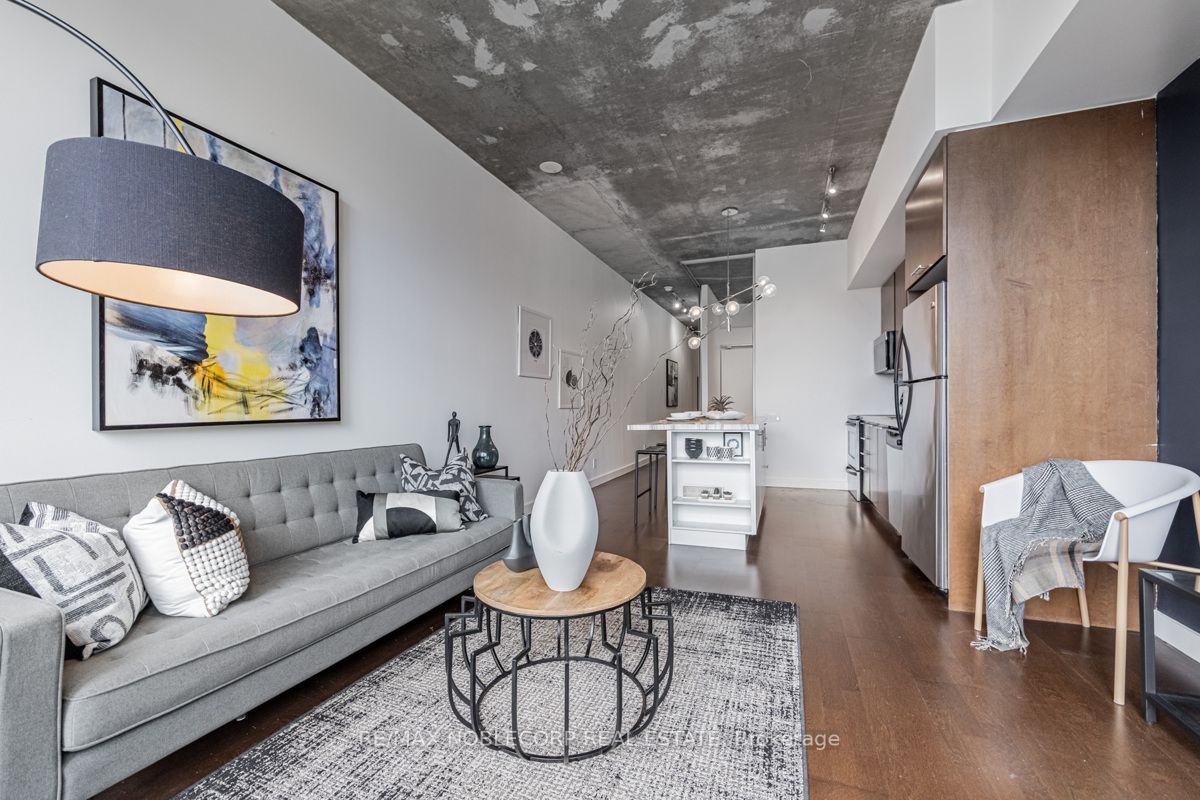 33 Mill St, #411