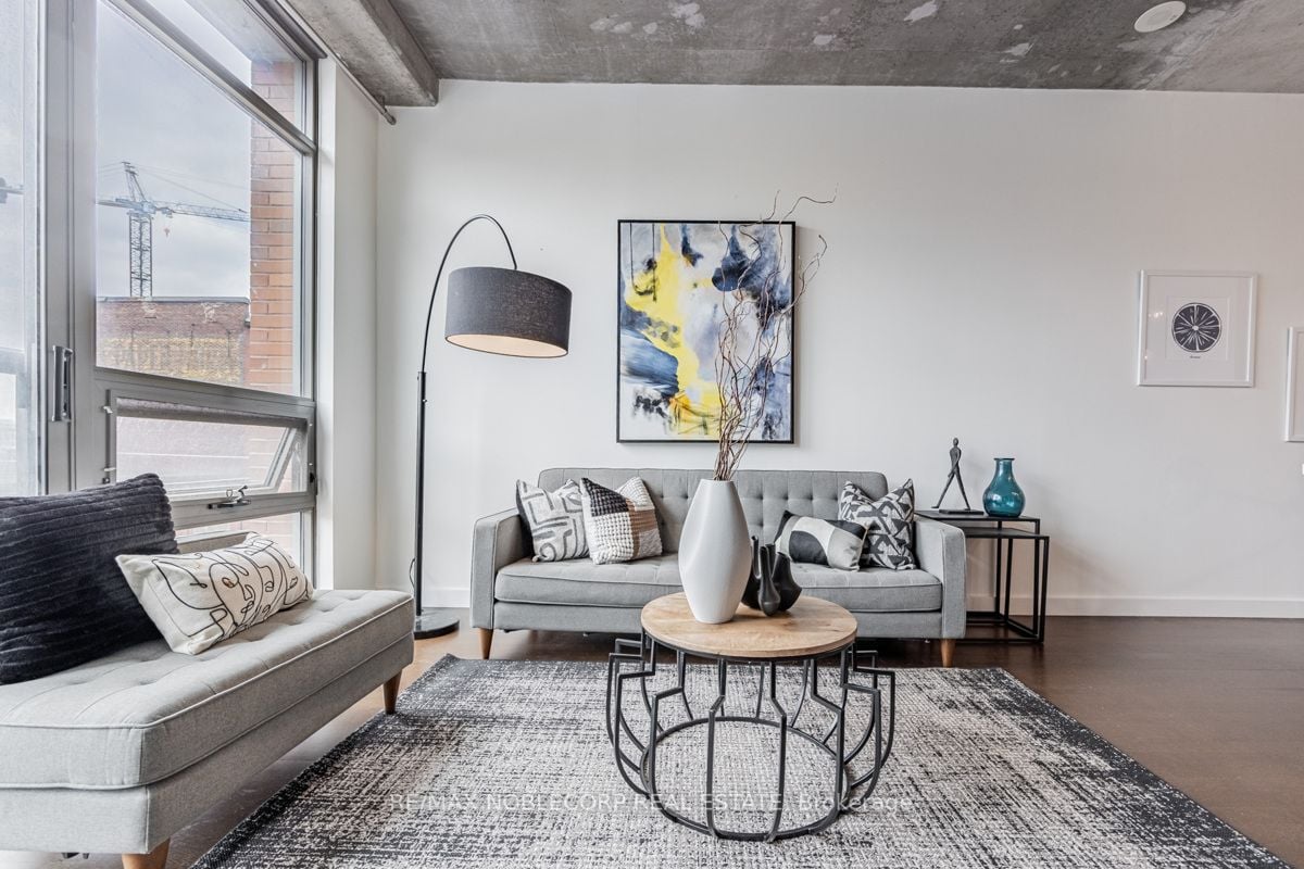 33 Mill St, #411