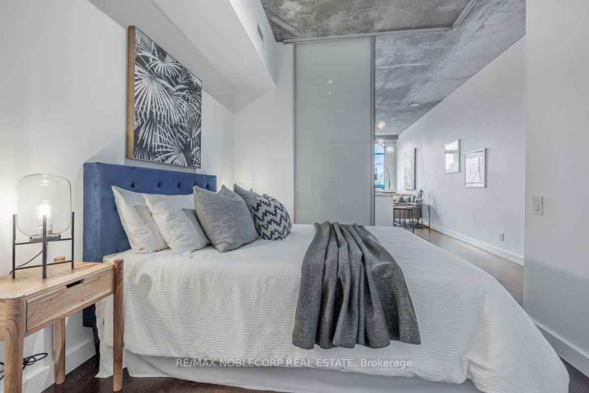 33 Mill St, #411