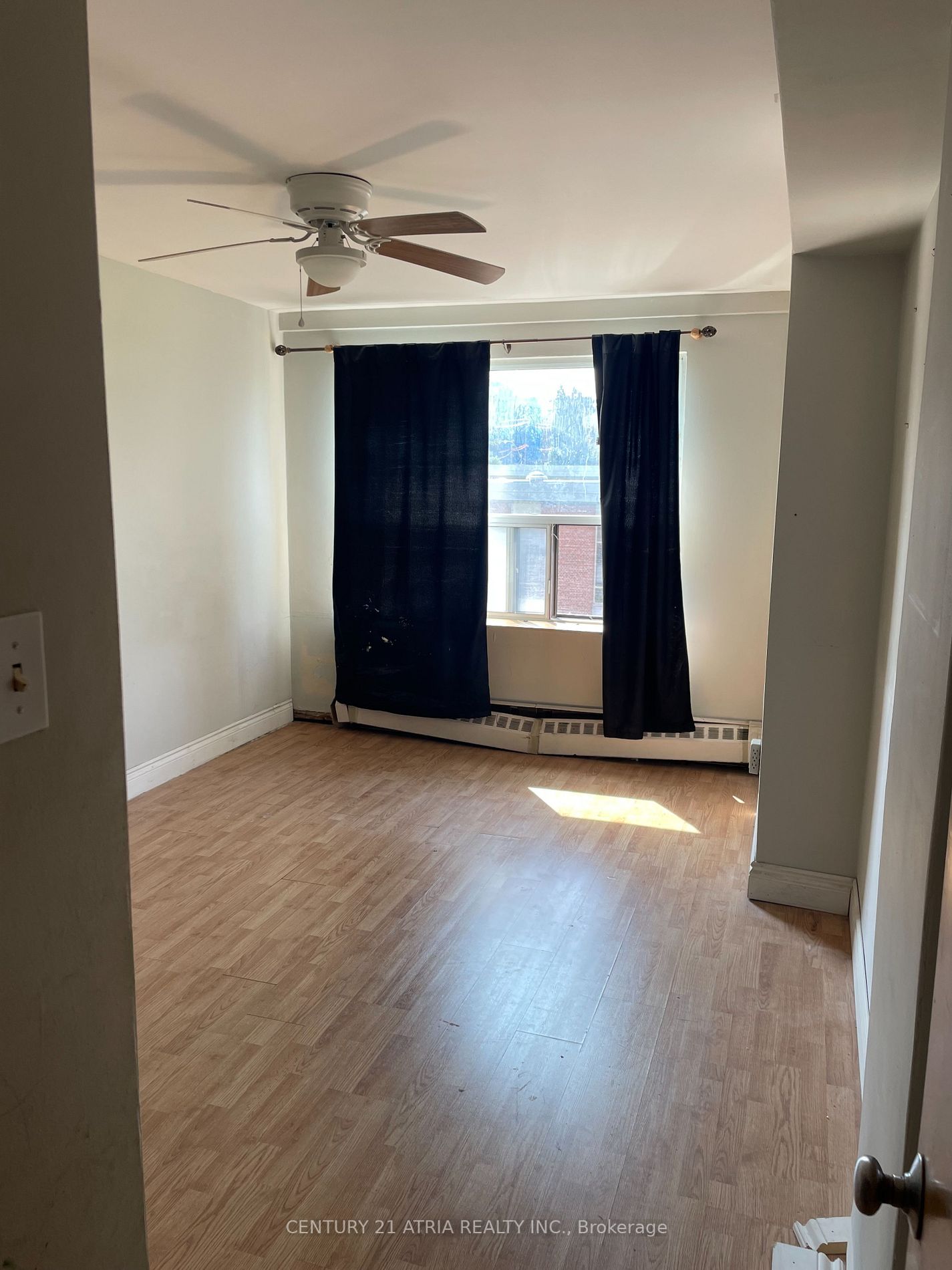660 Eglinton Ave, #408