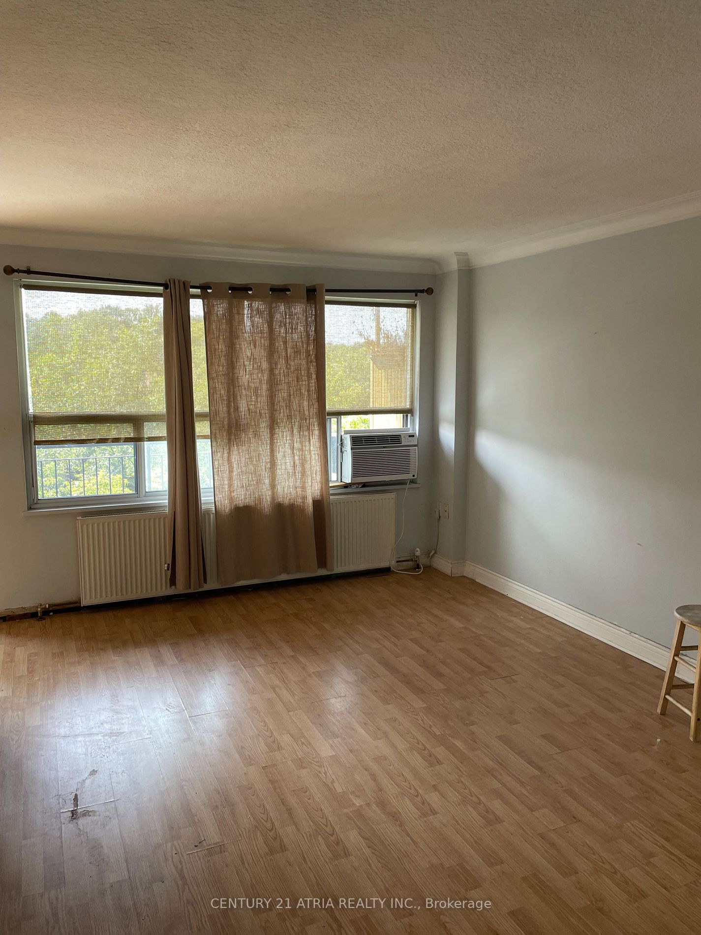 660 Eglinton Ave, #408