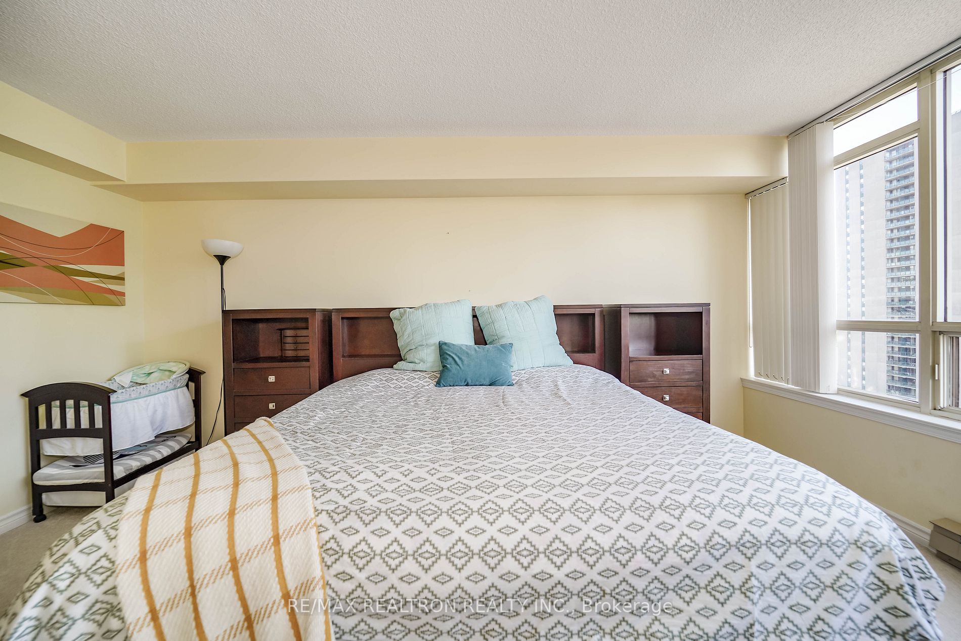 30 Greenfield Ave, #1211