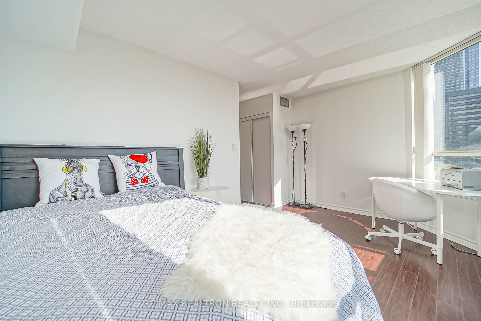 30 Greenfield Ave, #1211