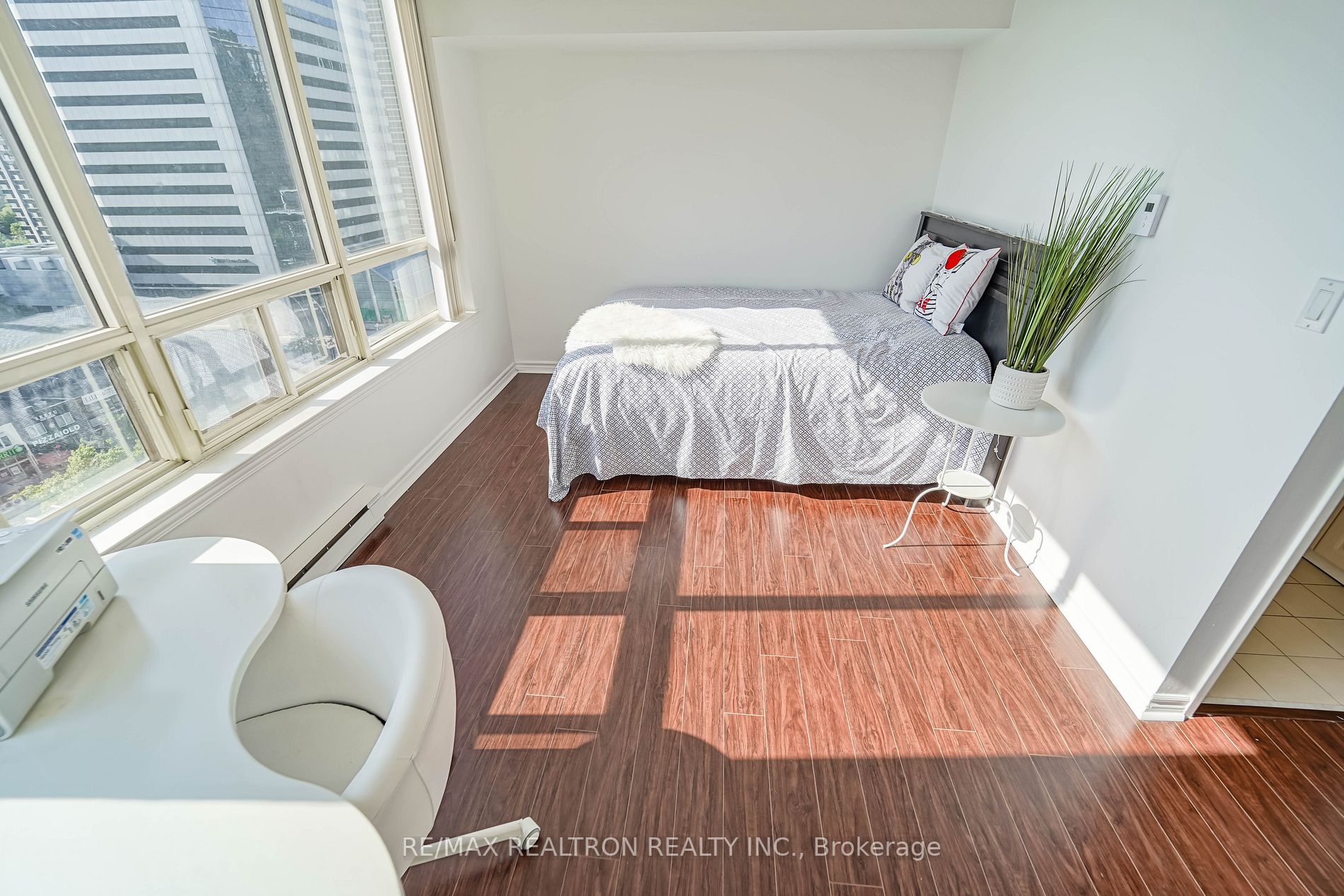 30 Greenfield Ave, #1211