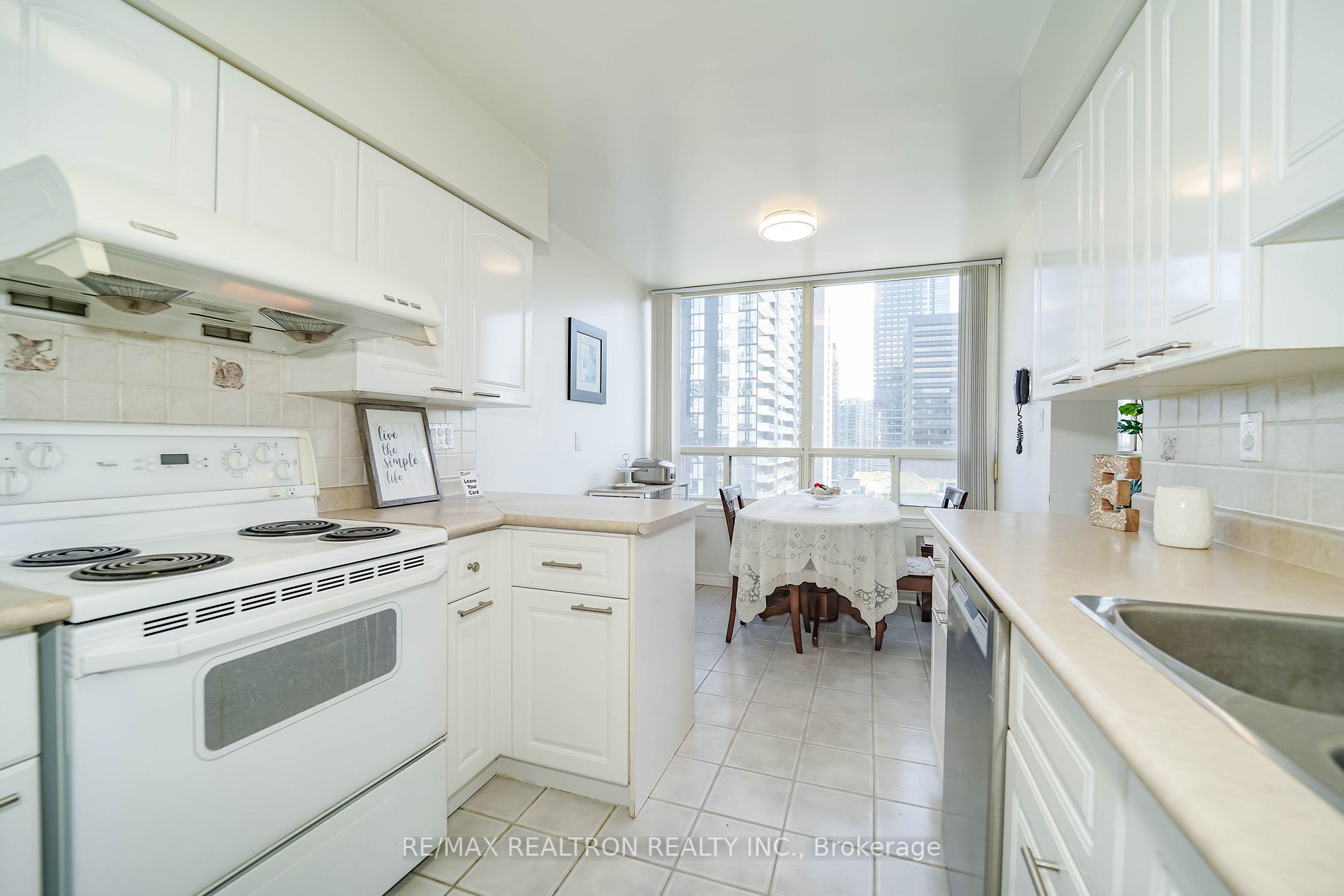 30 Greenfield Ave, #1211