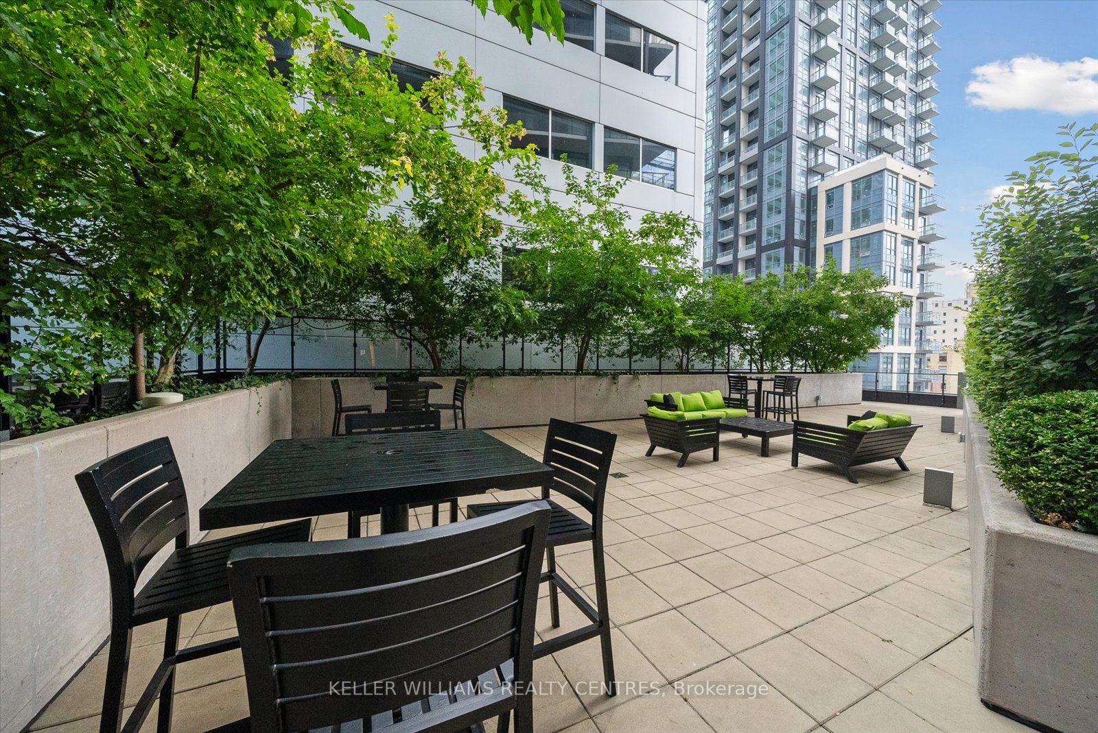 125 Peter St, #1105
