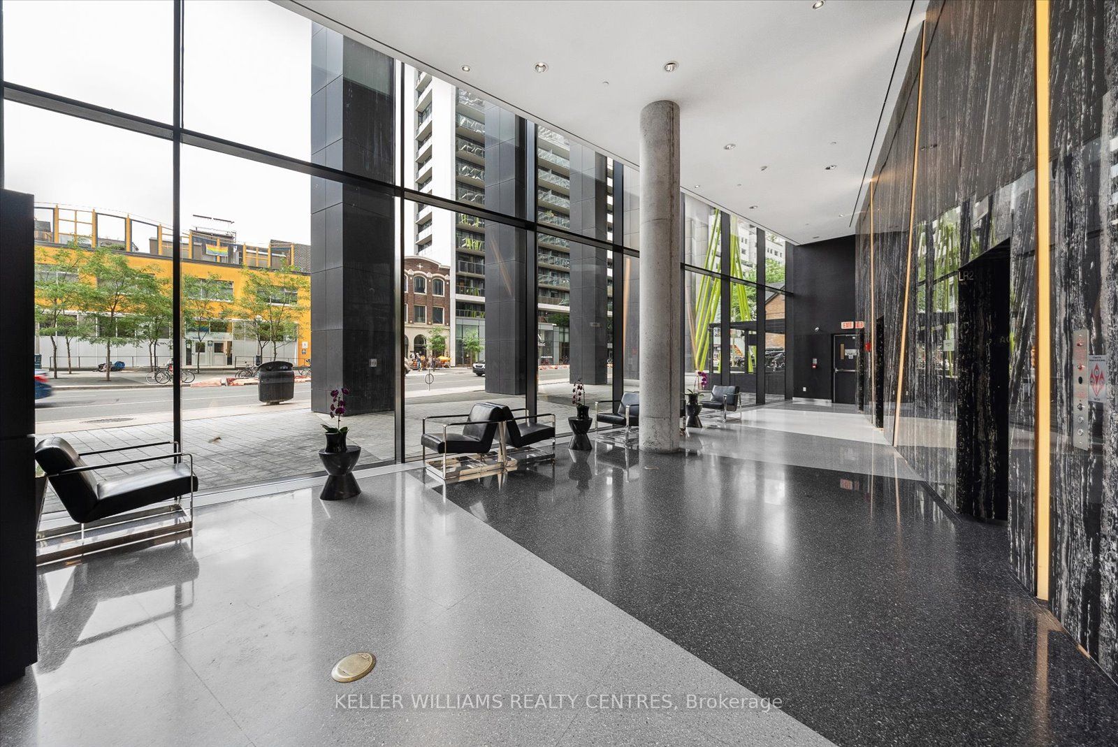 125 Peter St, #1105
