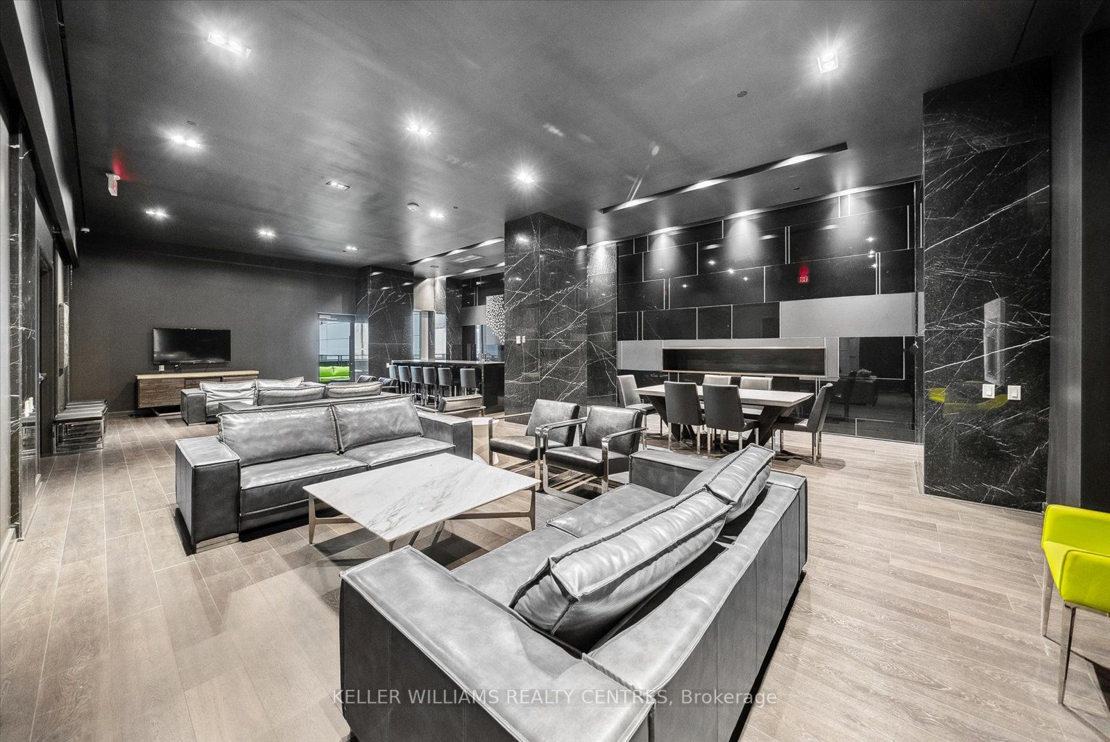 125 Peter St, #1105