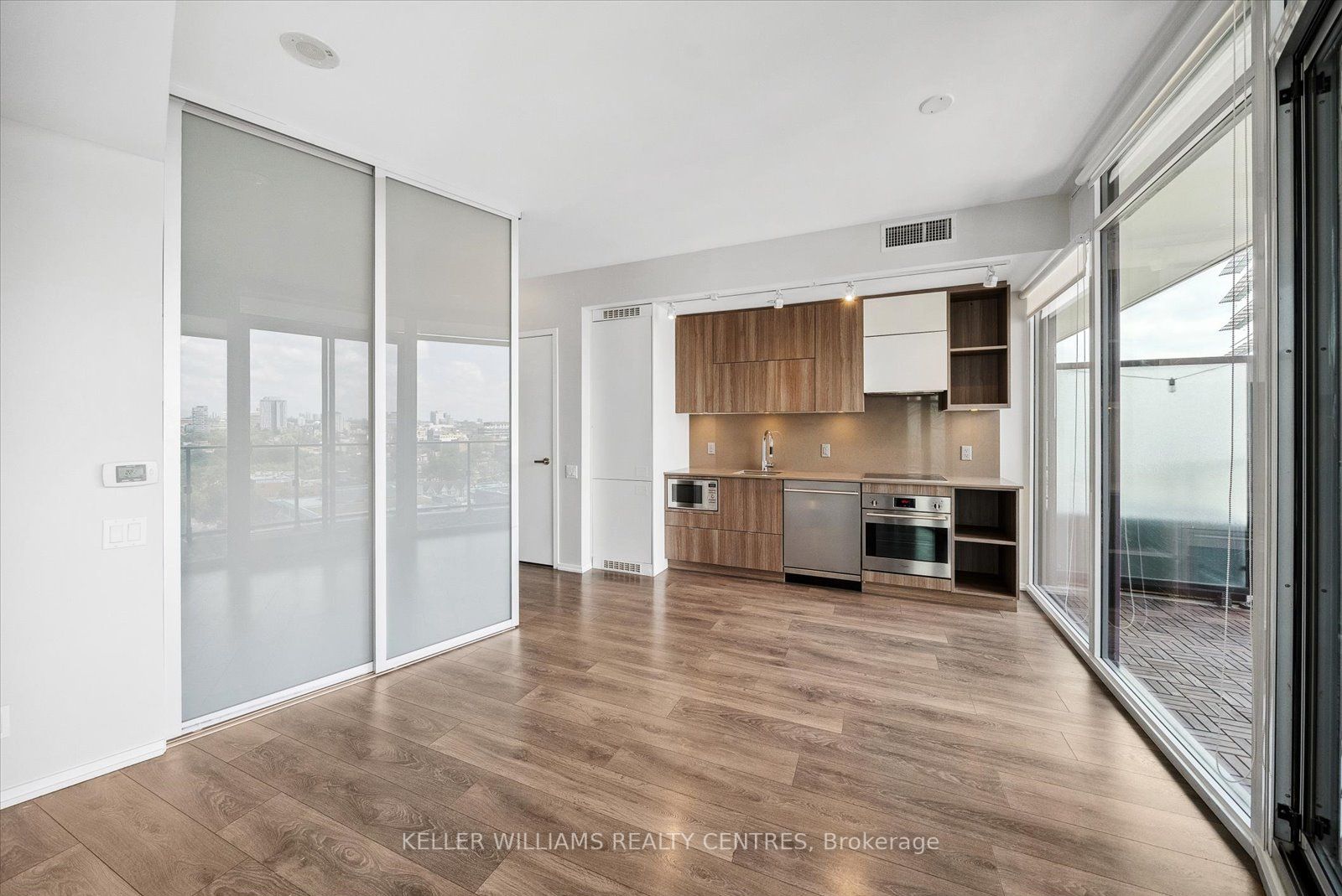 125 Peter St, #1105