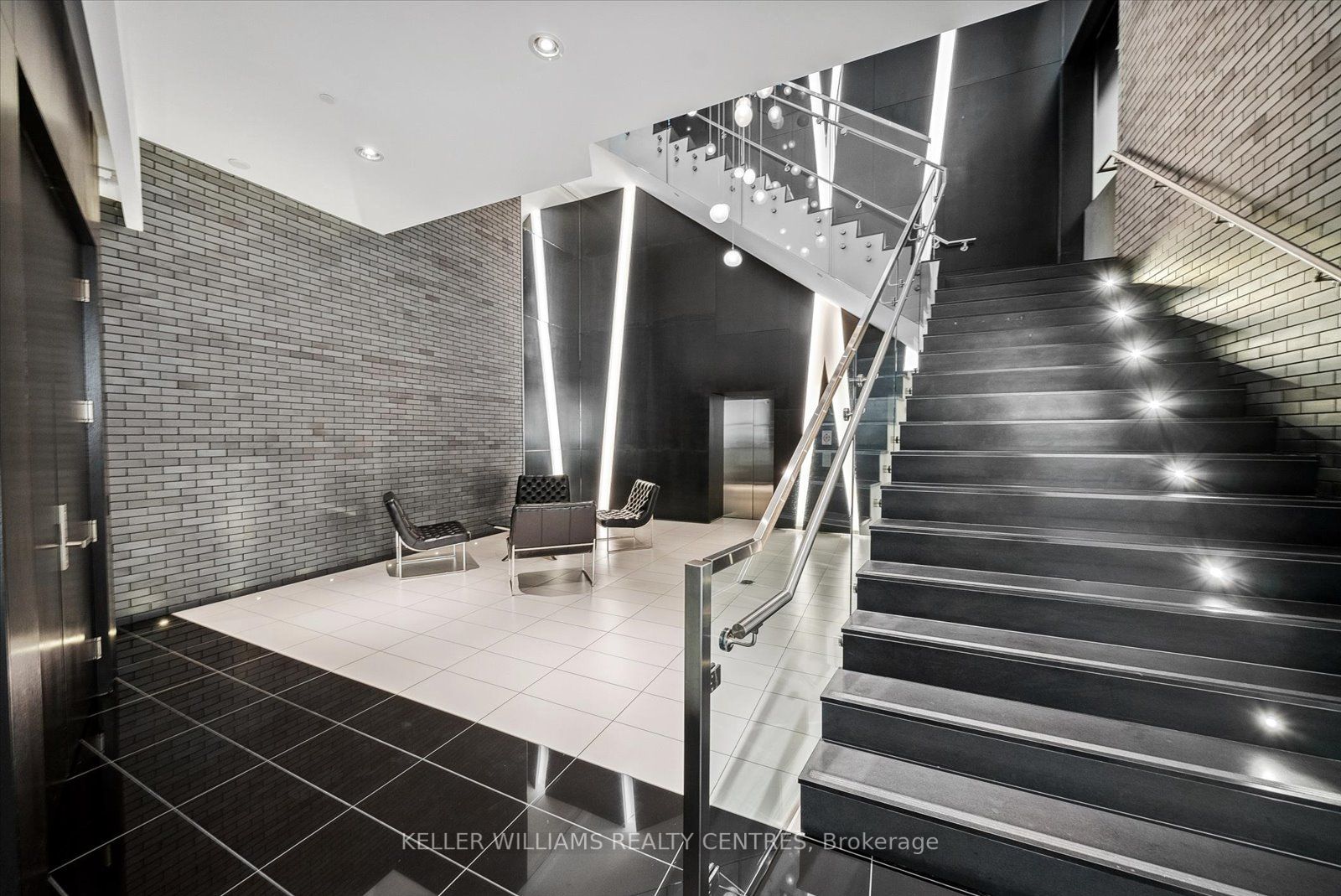 125 Peter St, #1105
