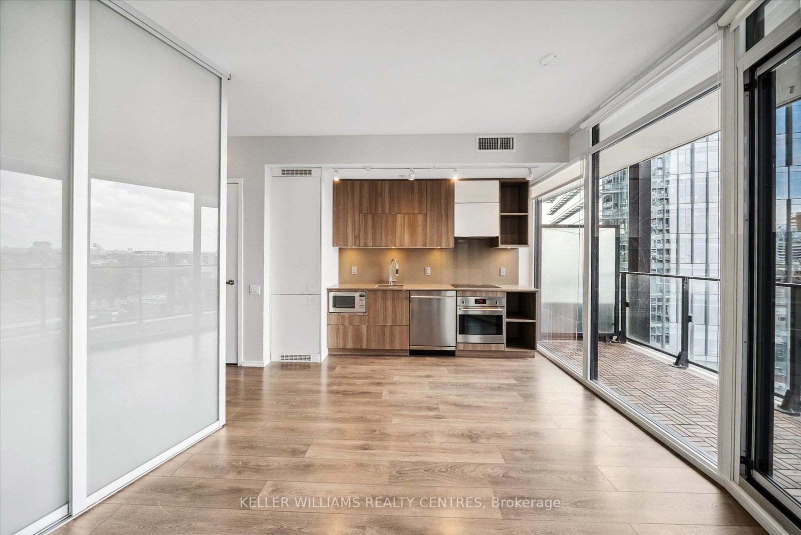 125 Peter St, #1105