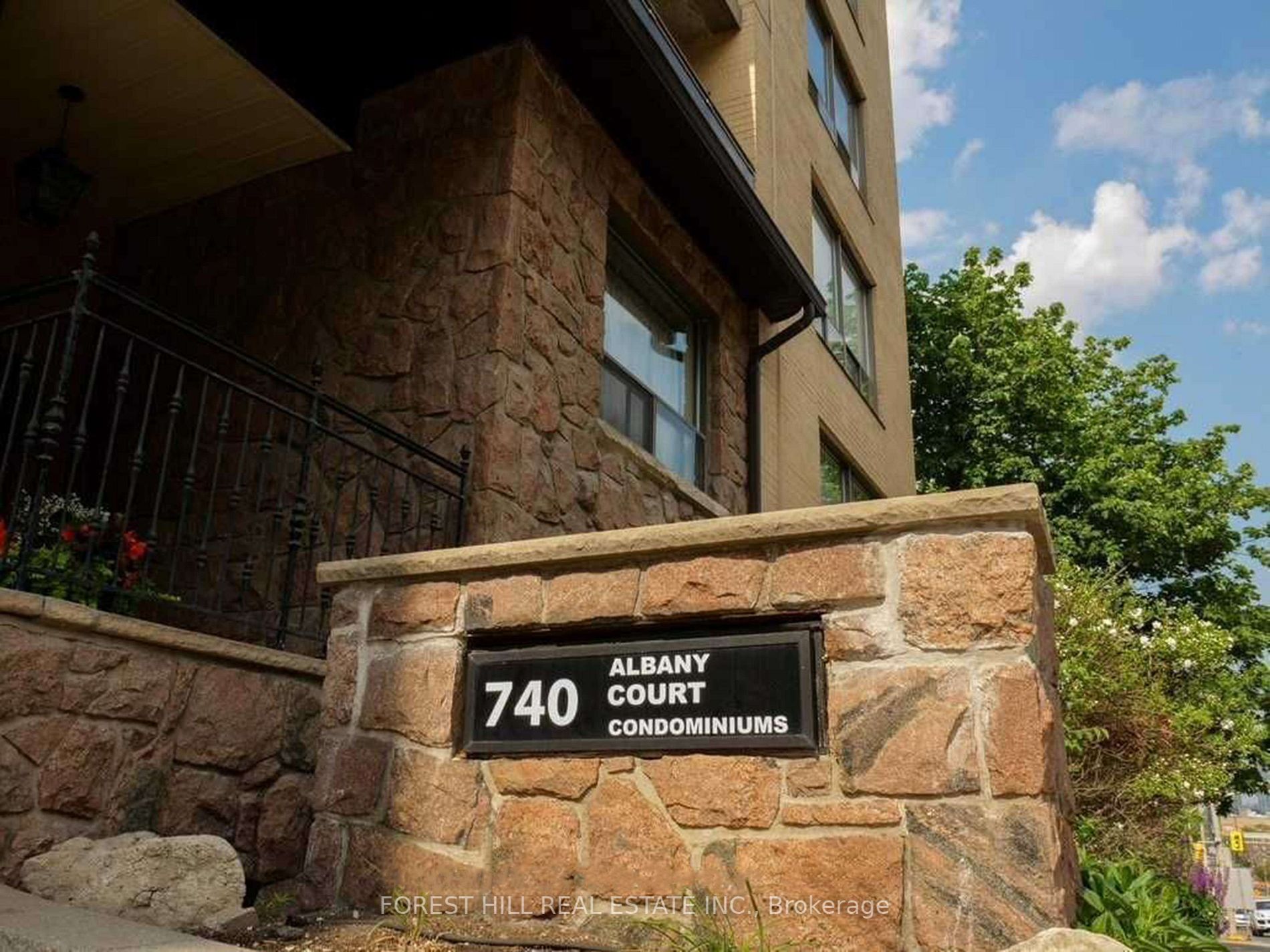 740 Eglinton Ave, #507