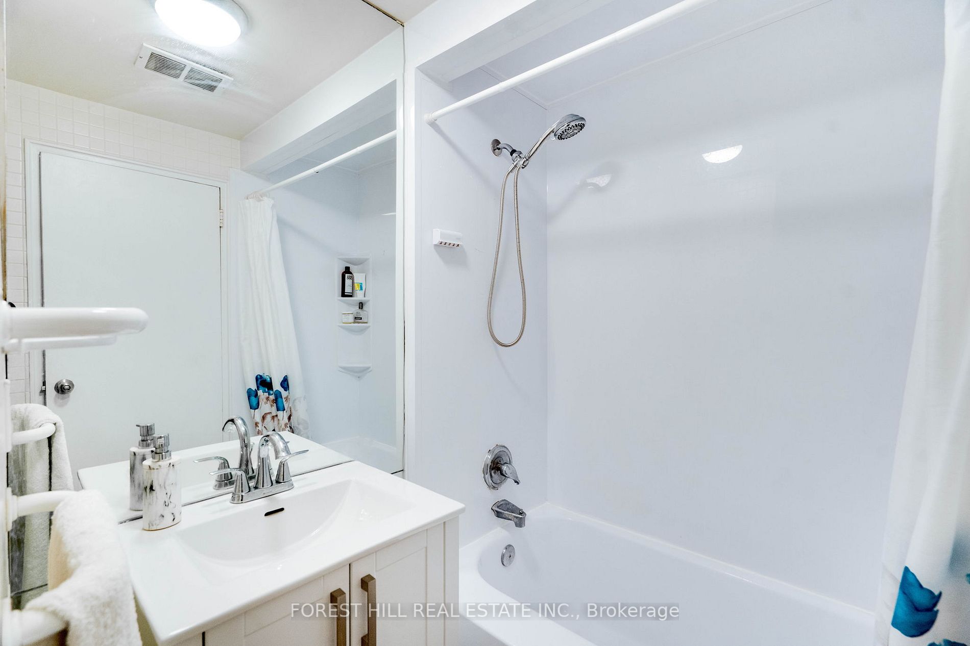 740 Eglinton Ave, #507