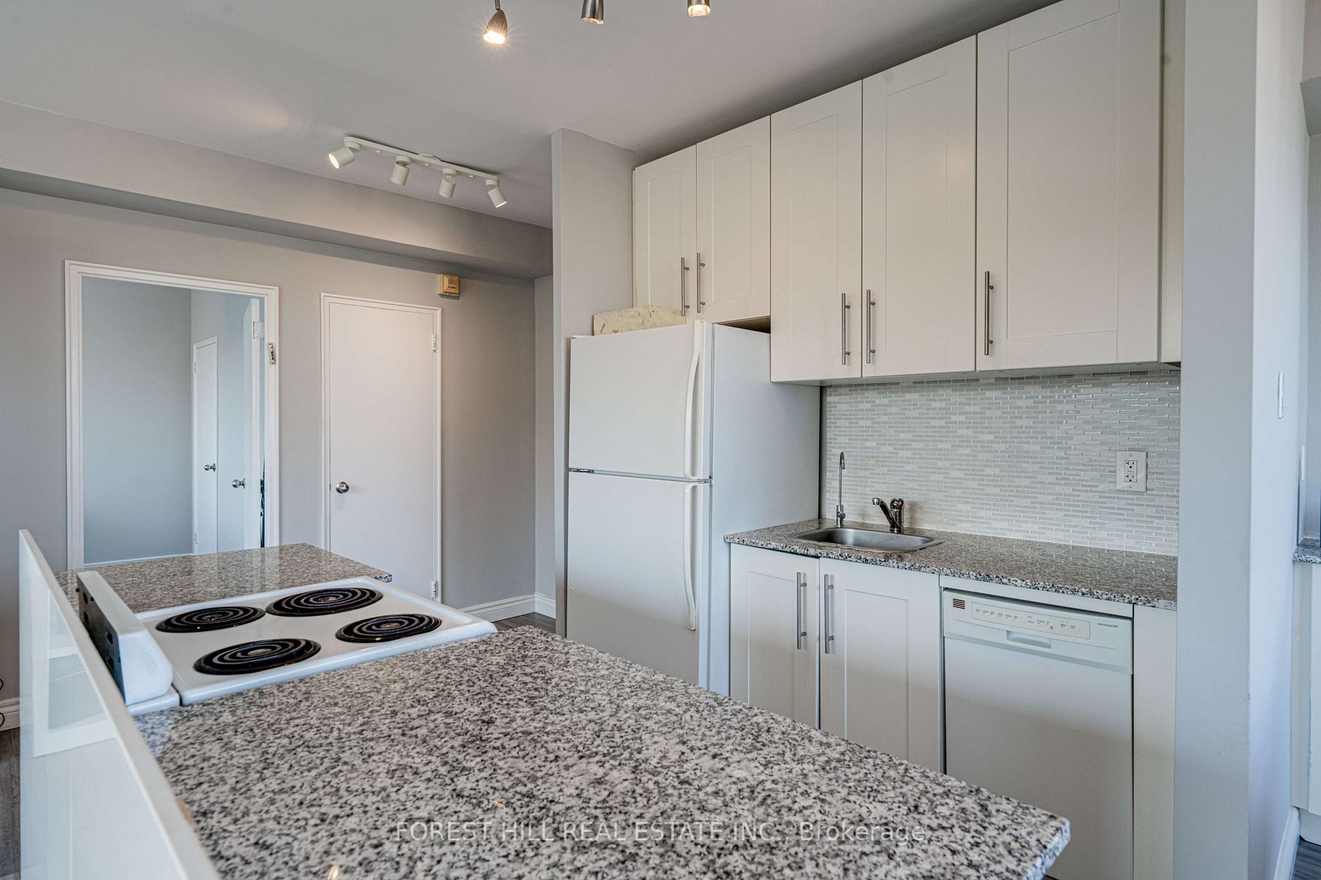 740 Eglinton Ave, #507