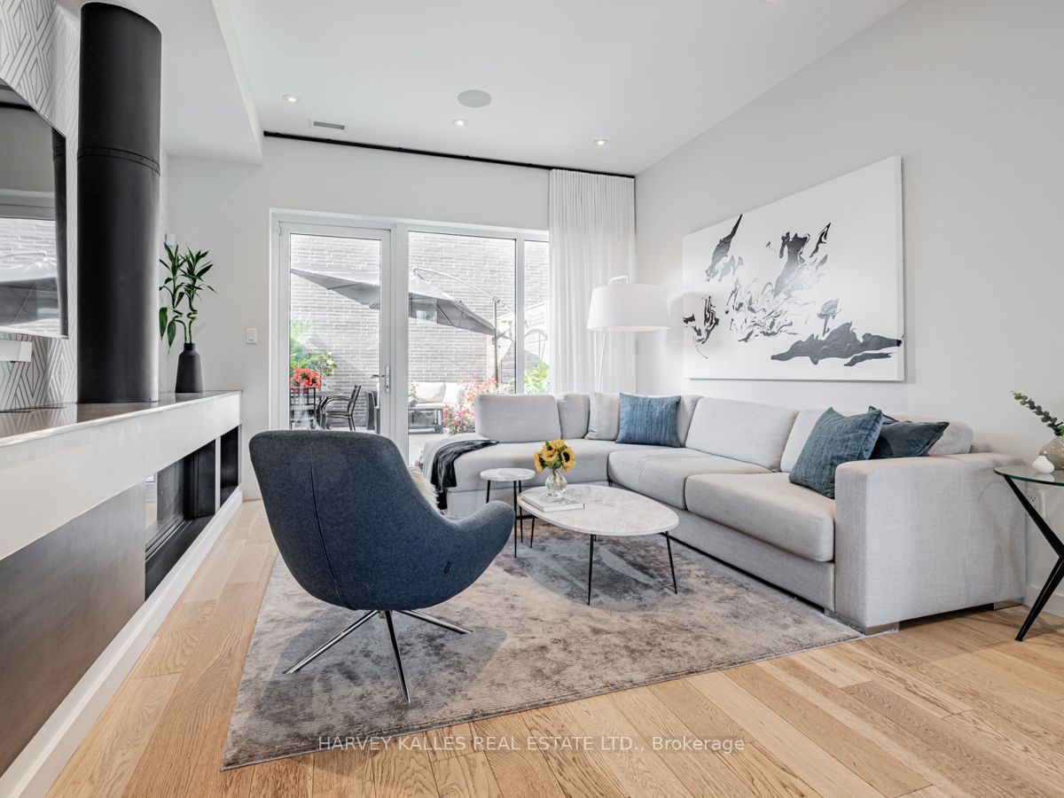 536B Eglinton Avenue E