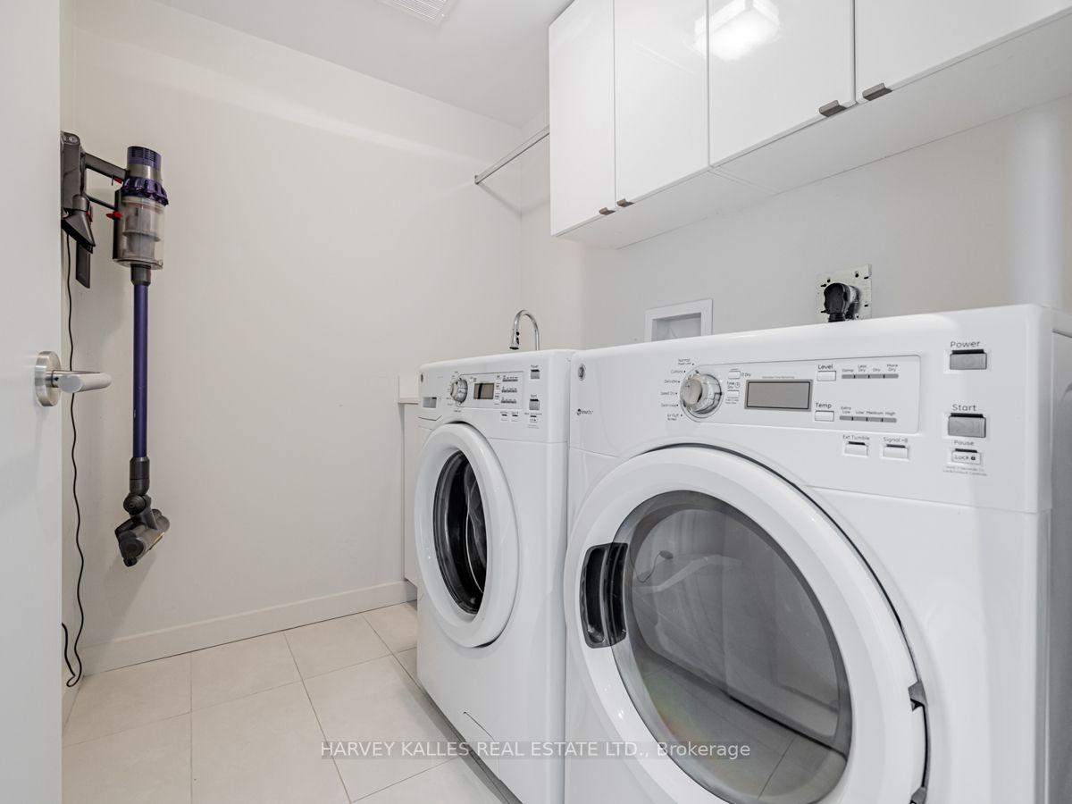 536B Eglinton Avenue E