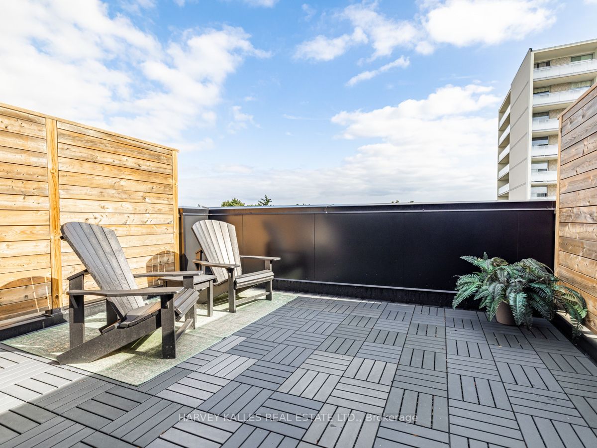 536B Eglinton Avenue E