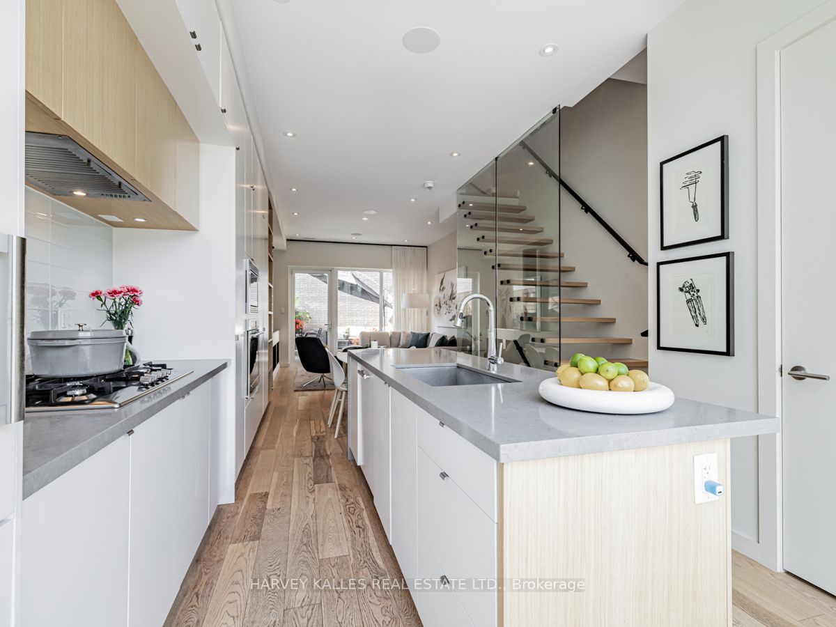536B Eglinton Avenue E